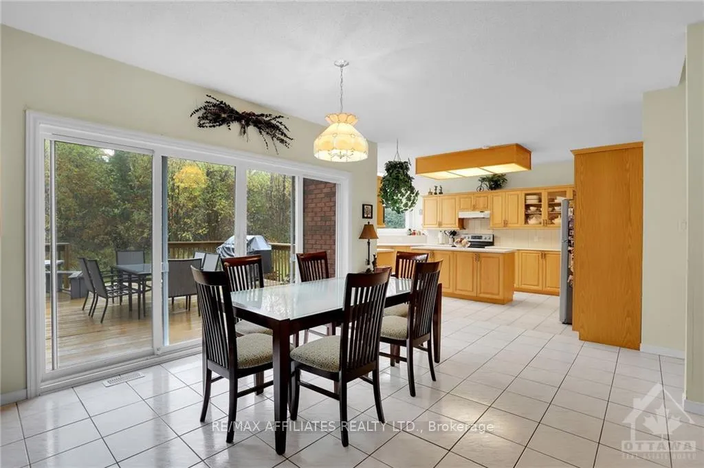 Photo 2 of 1370 Inge Crescent, Ottawa, Navan — HOMEH