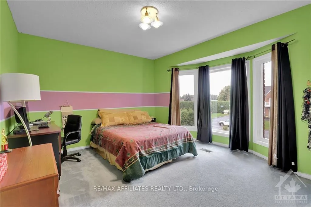 Photo 11 of 1370 Inge Crescent, Ottawa, Navan — HOMEH