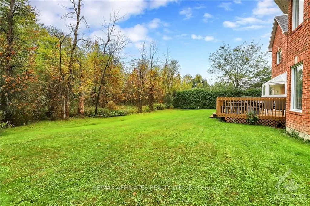 Photo 12 of 1370 Inge Crescent, Ottawa, Navan — HOMEH