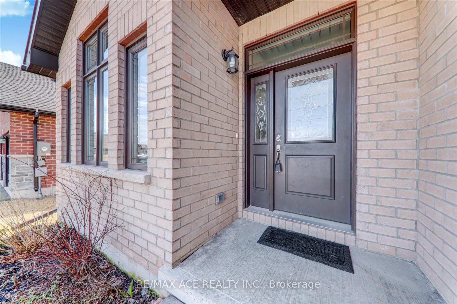 Photo 3 of 49 Covington Crescent, Belleville, Thurlow Ward — HOMEH