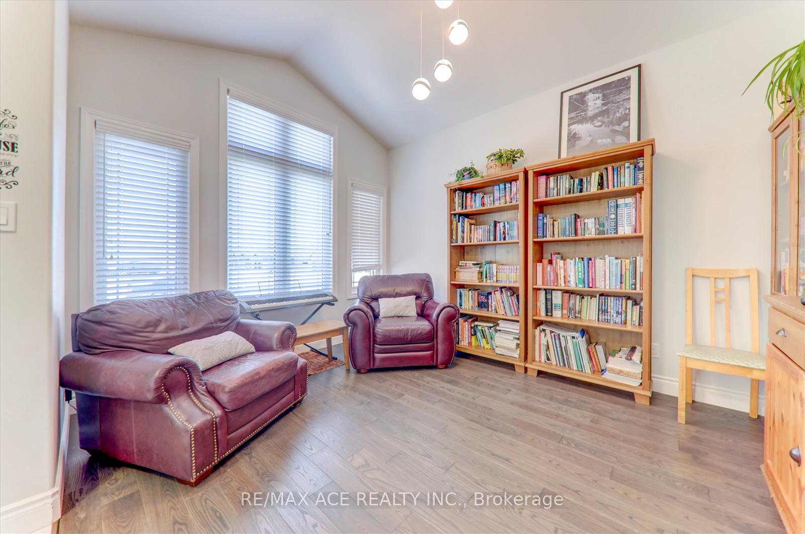 Photo 8 of 49 Covington Crescent, Belleville, Thurlow Ward — HOMEH