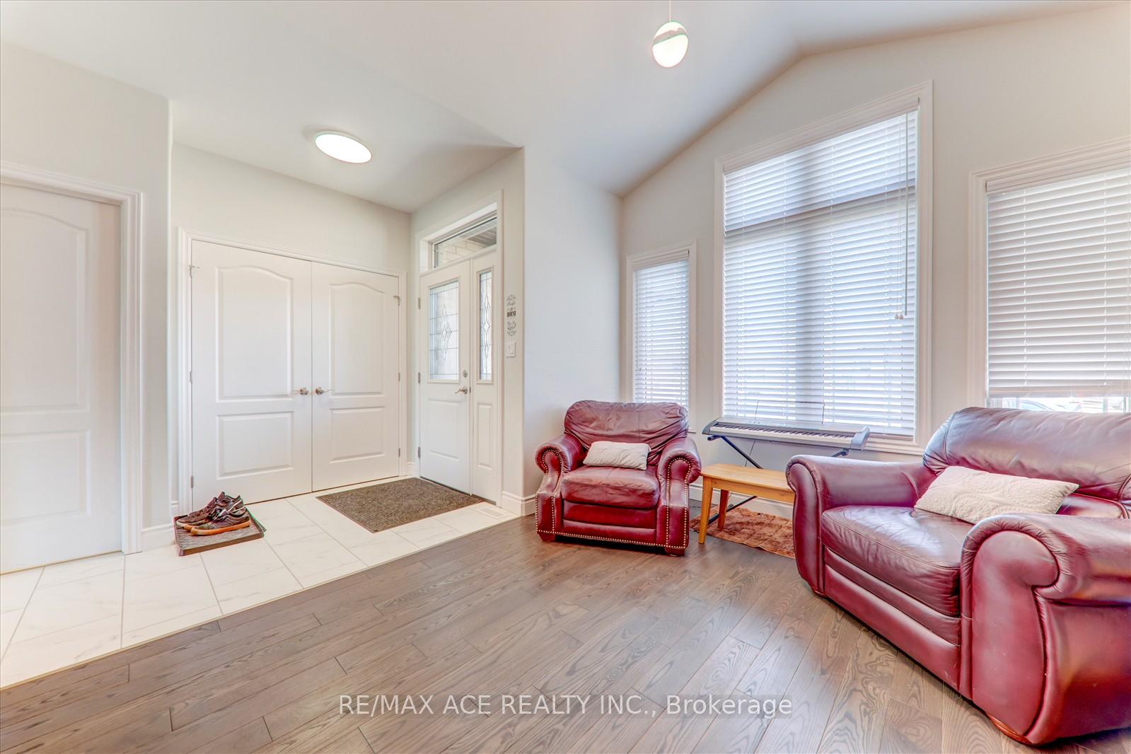 Photo 6 of 49 Covington Crescent, Belleville, Thurlow Ward — HOMEH