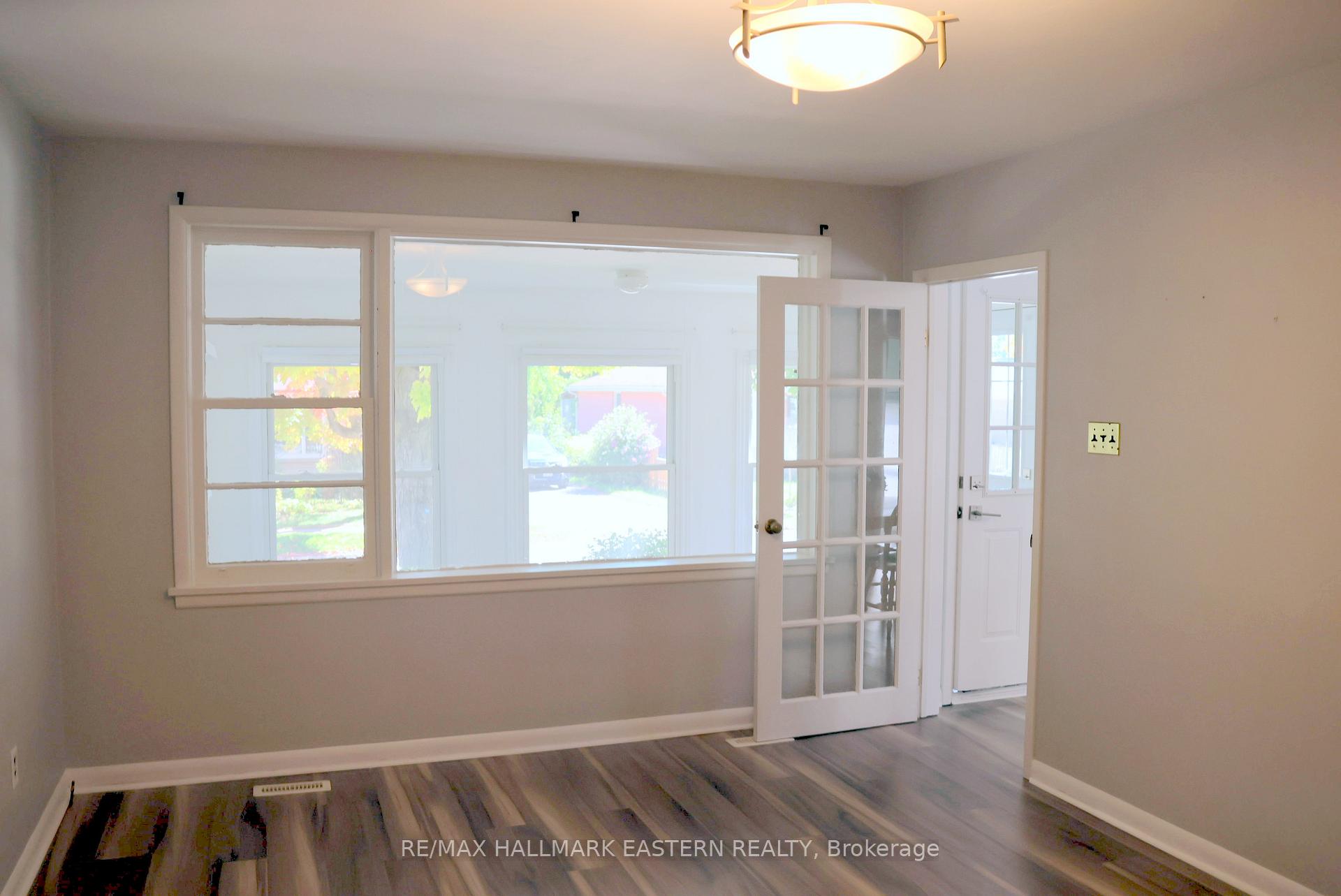 Photo 10 of 226 Lee Street, Peterborough, Northcrest Ward 5 — HOMEH