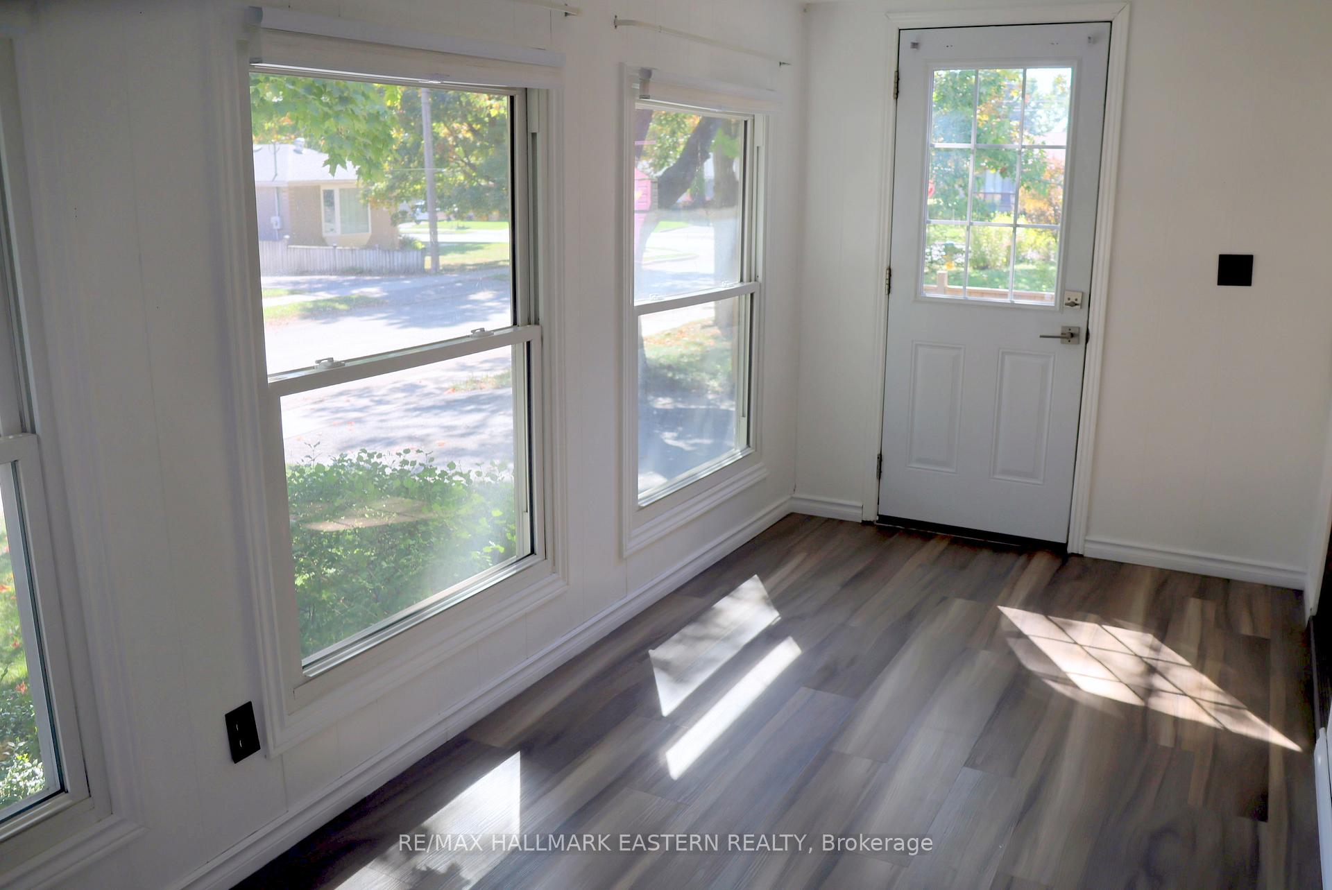 Photo 12 of 226 Lee Street, Peterborough, Northcrest Ward 5 — HOMEH