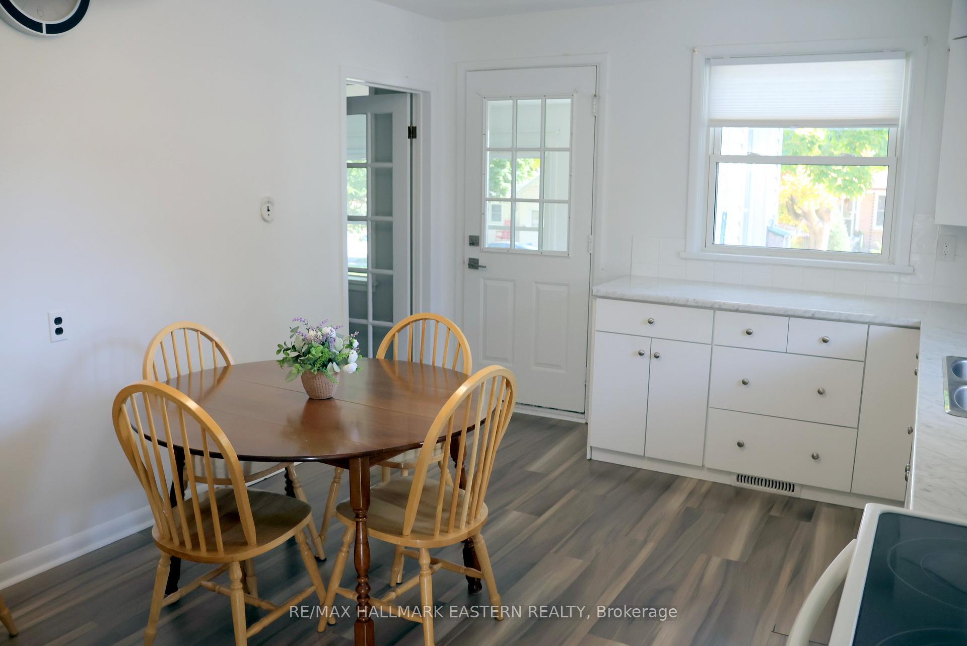 Photo 16 of 226 Lee Street, Peterborough, Northcrest Ward 5 — HOMEH