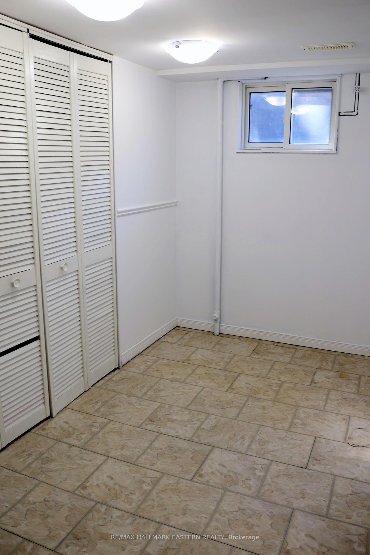 Photo 31 of 226 Lee Street, Peterborough, Northcrest Ward 5 — HOMEH