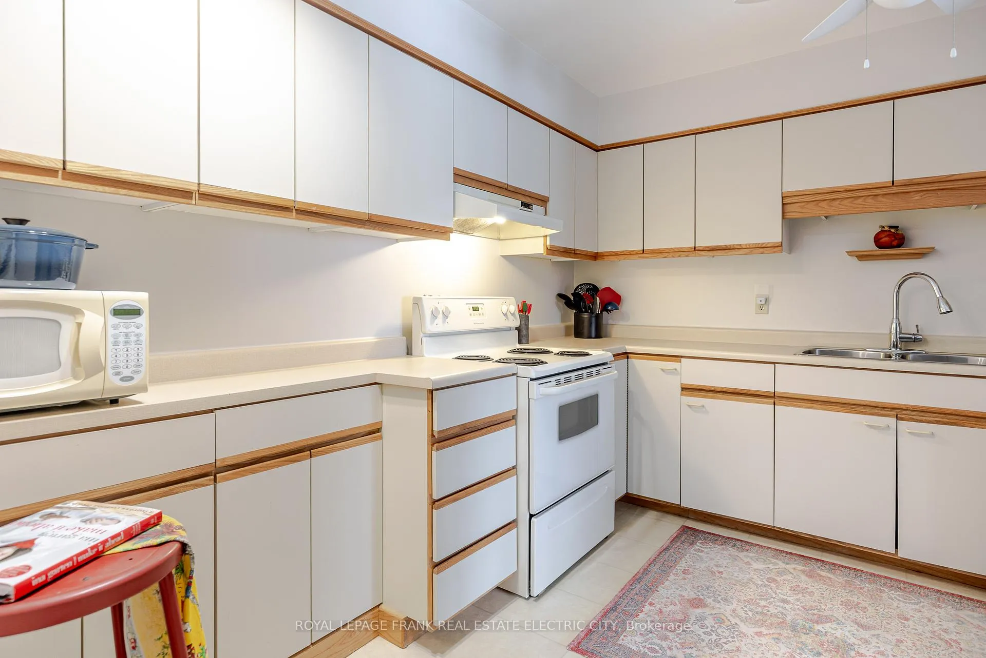 Photo 21 of Unit 203, 2185 Walker Avenue, Peterborough, Ashburnham Ward 4 — HOMEH