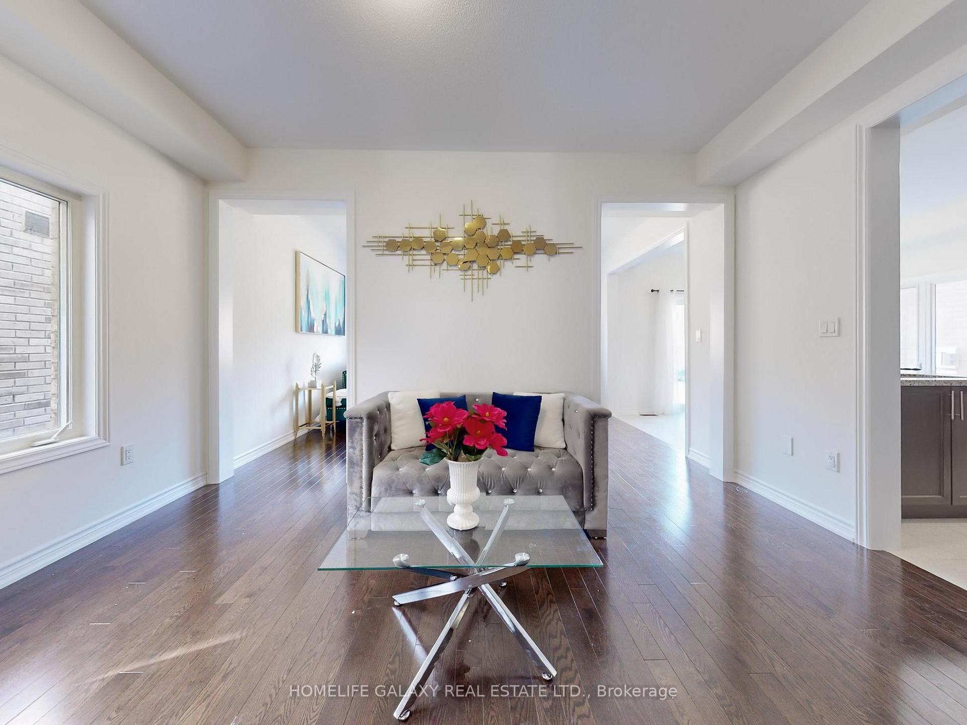 Photo 8 of 205 Doug Finney Street, Oshawa, Eastdale — HOMEH