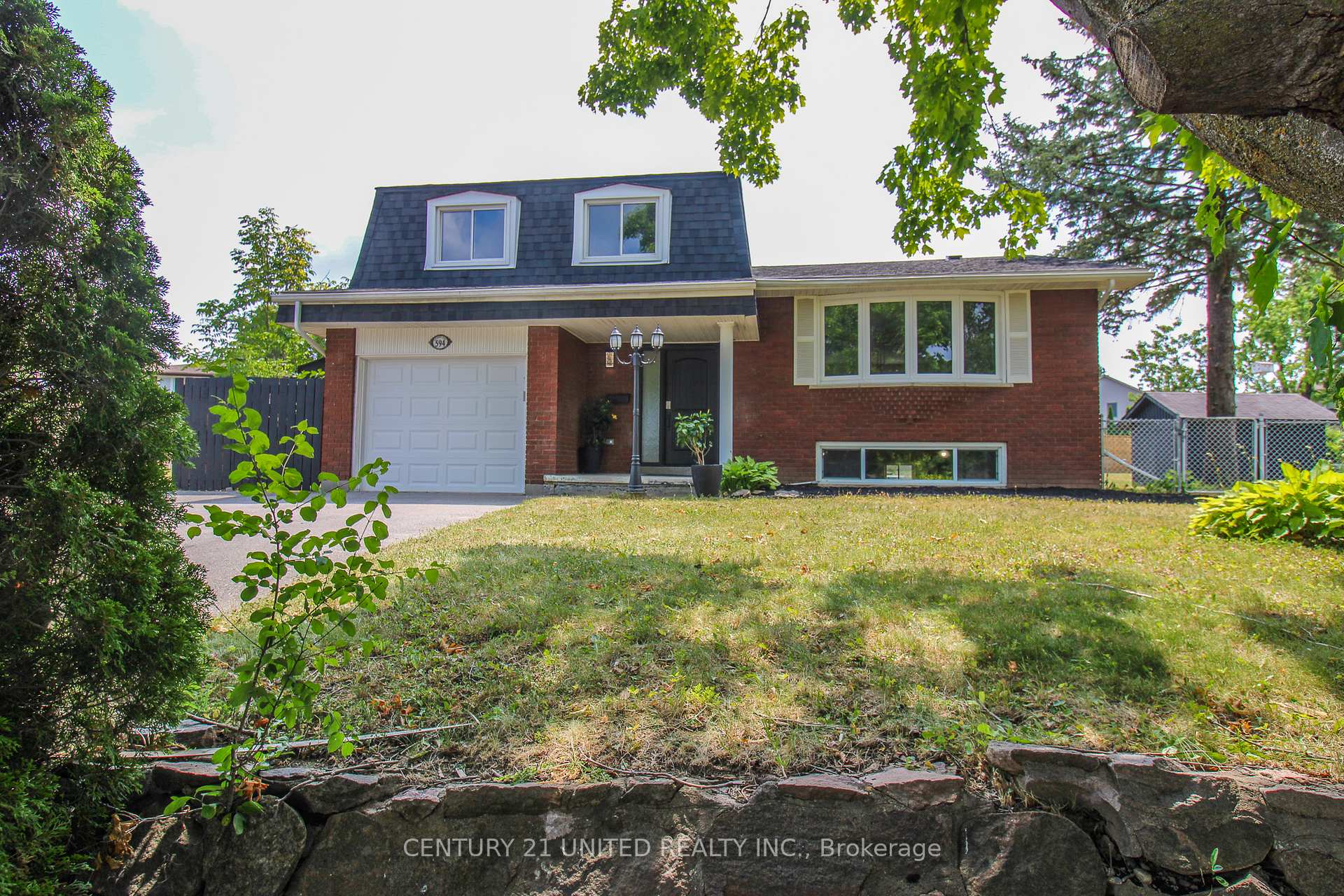 Photo 1 of 594 Saugeen Crescent, Peterborough, Ashburnham Ward 4 — HOMEH