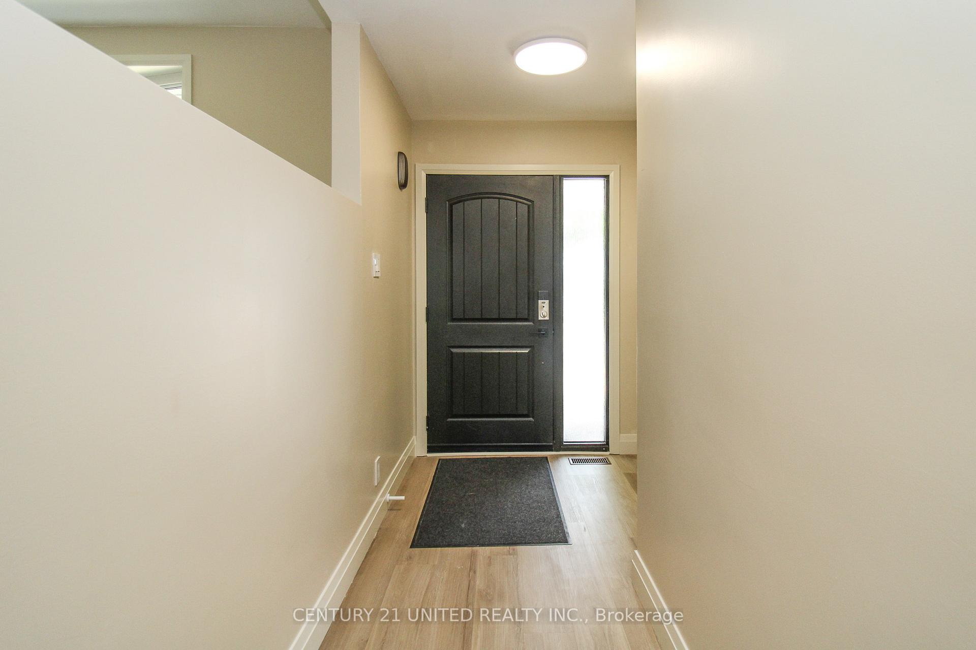 Photo 3 of 594 Saugeen Crescent, Peterborough, Ashburnham Ward 4 — HOMEH