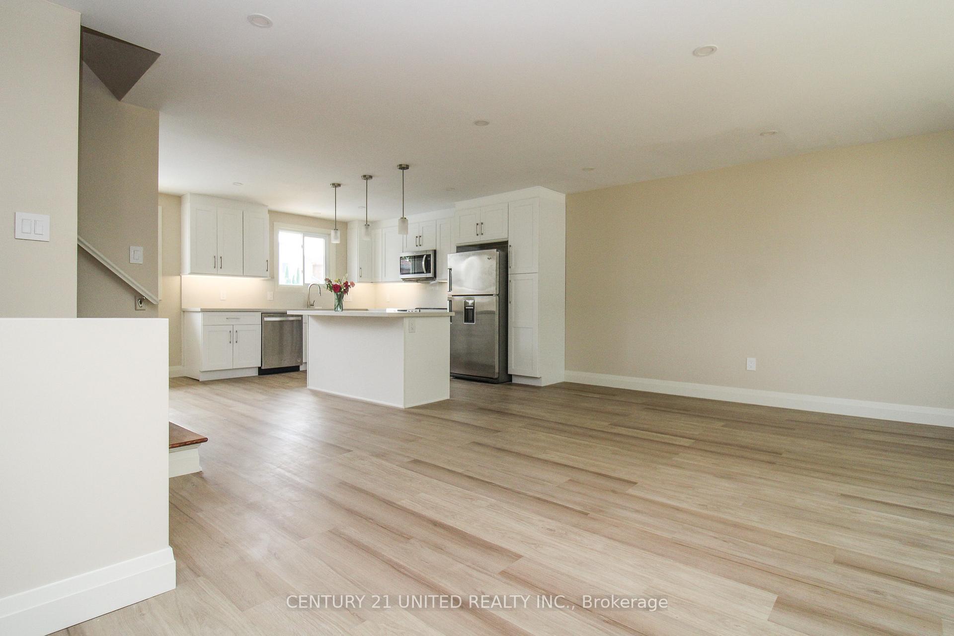 Photo 4 of 594 Saugeen Crescent, Peterborough, Ashburnham Ward 4 — HOMEH