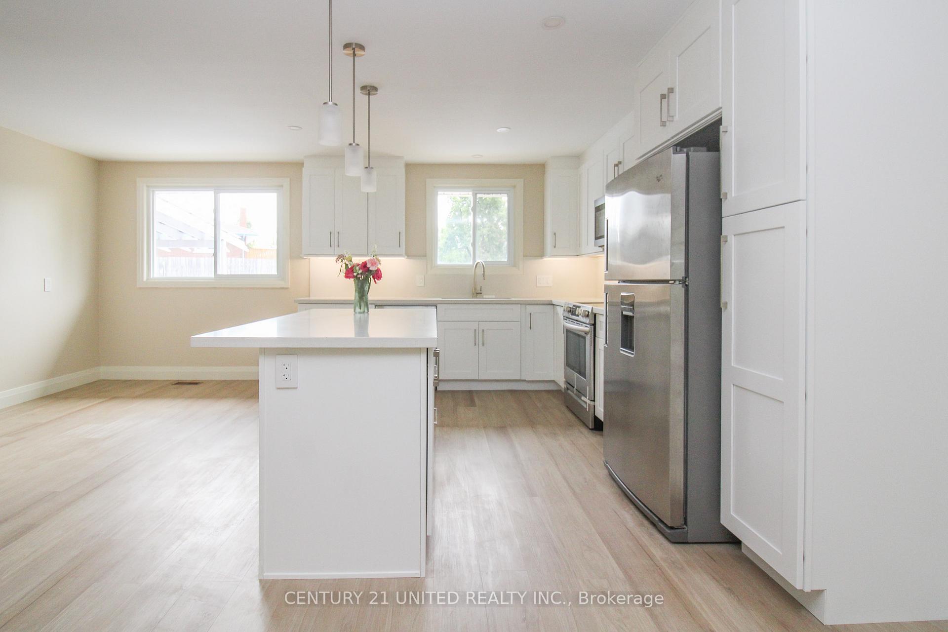 Photo 6 of 594 Saugeen Crescent, Peterborough, Ashburnham Ward 4 — HOMEH