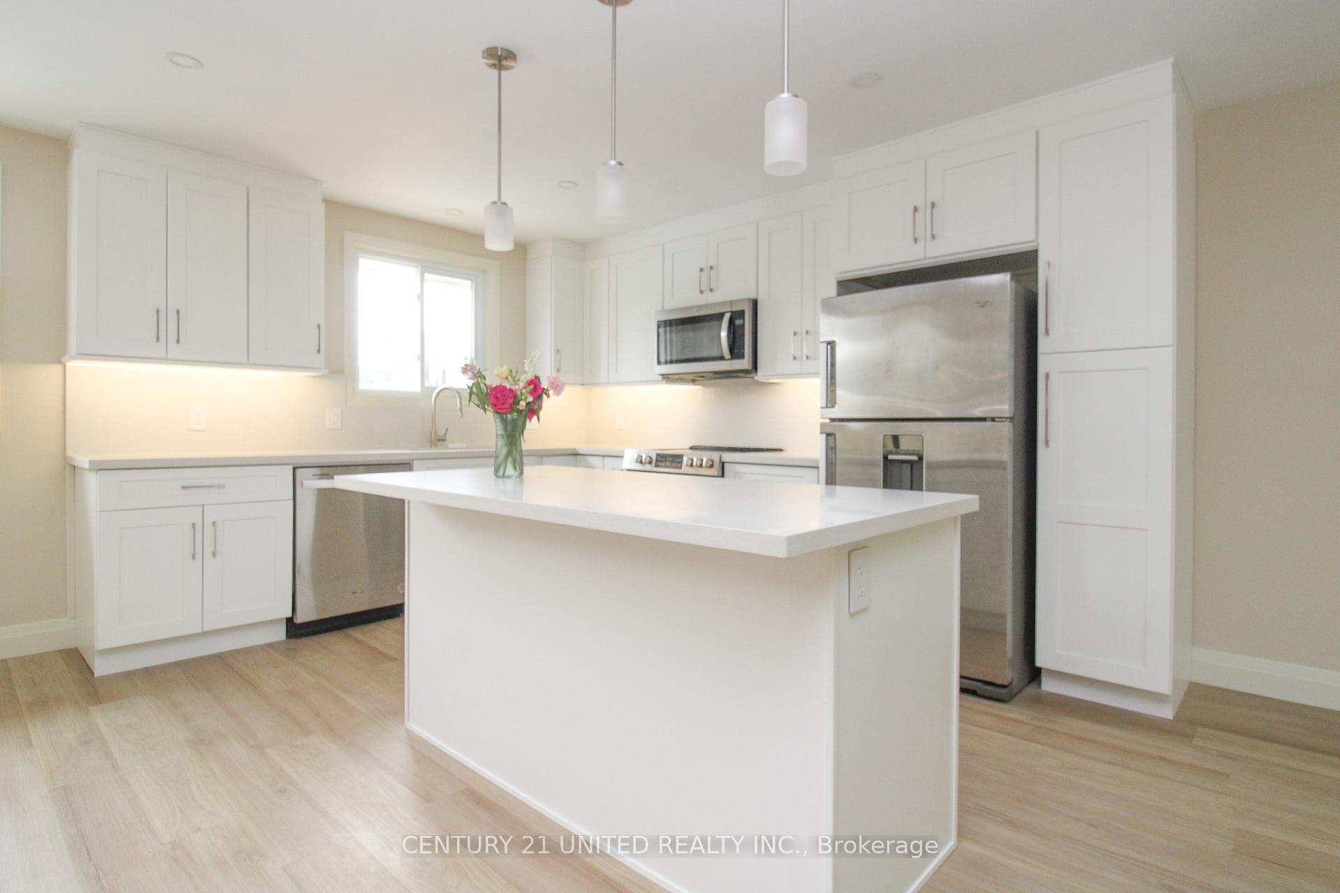 Photo 9 of 594 Saugeen Crescent, Peterborough, Ashburnham Ward 4 — HOMEH