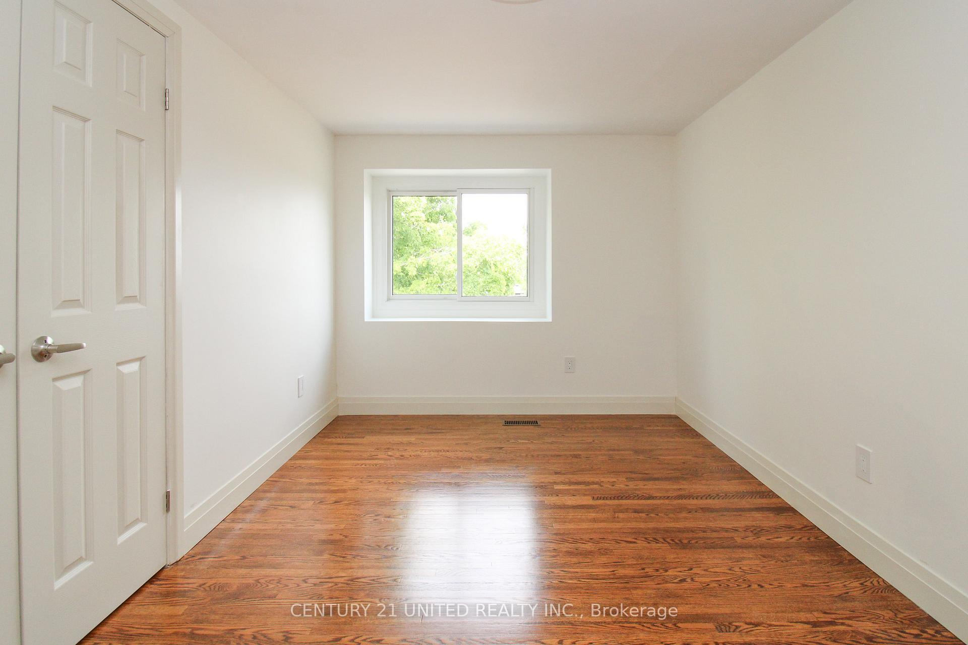 Photo 20 of 594 Saugeen Crescent, Peterborough, Ashburnham Ward 4 — HOMEH