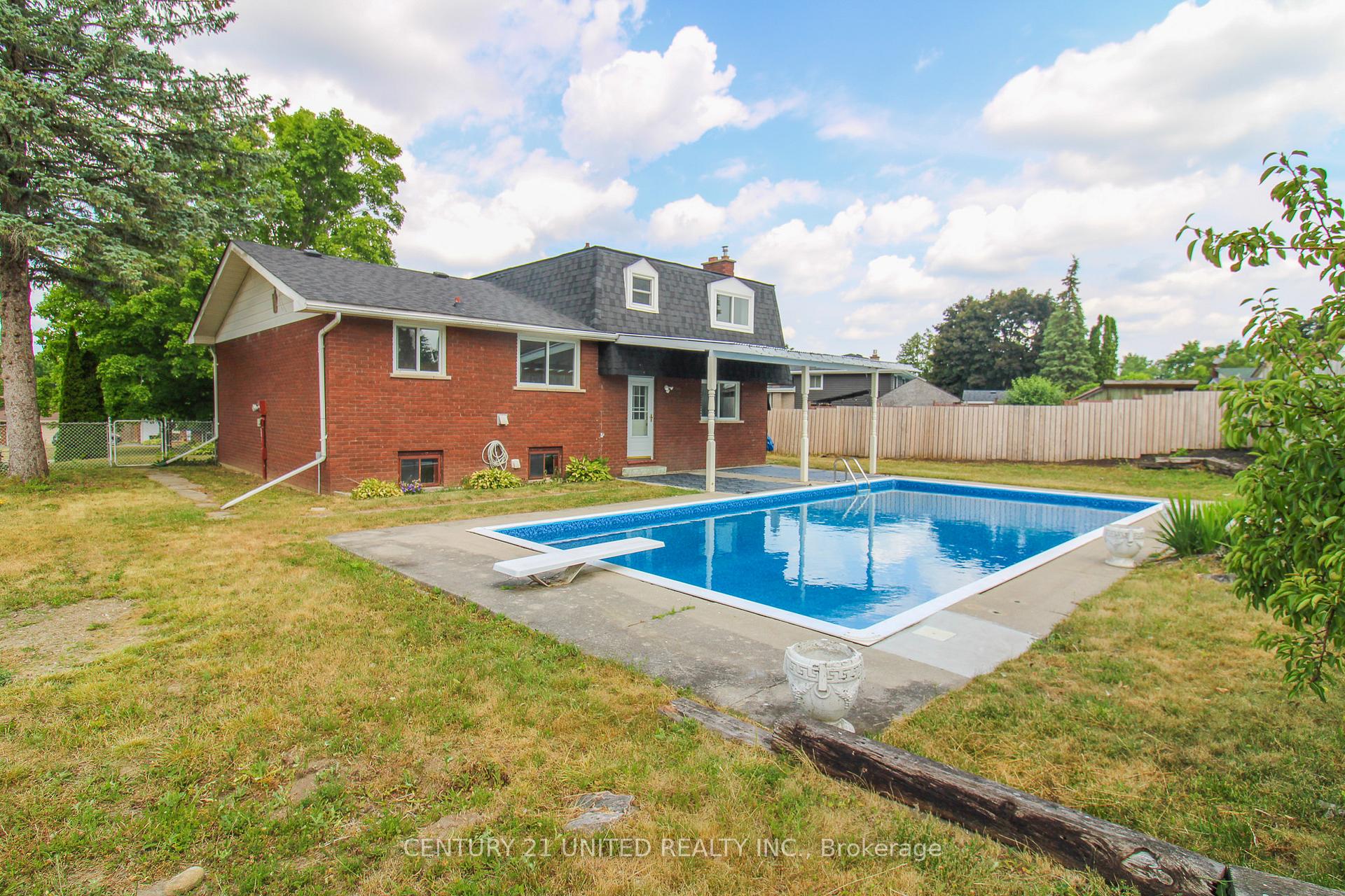 Photo 34 of 594 Saugeen Crescent, Peterborough, Ashburnham Ward 4 — HOMEH