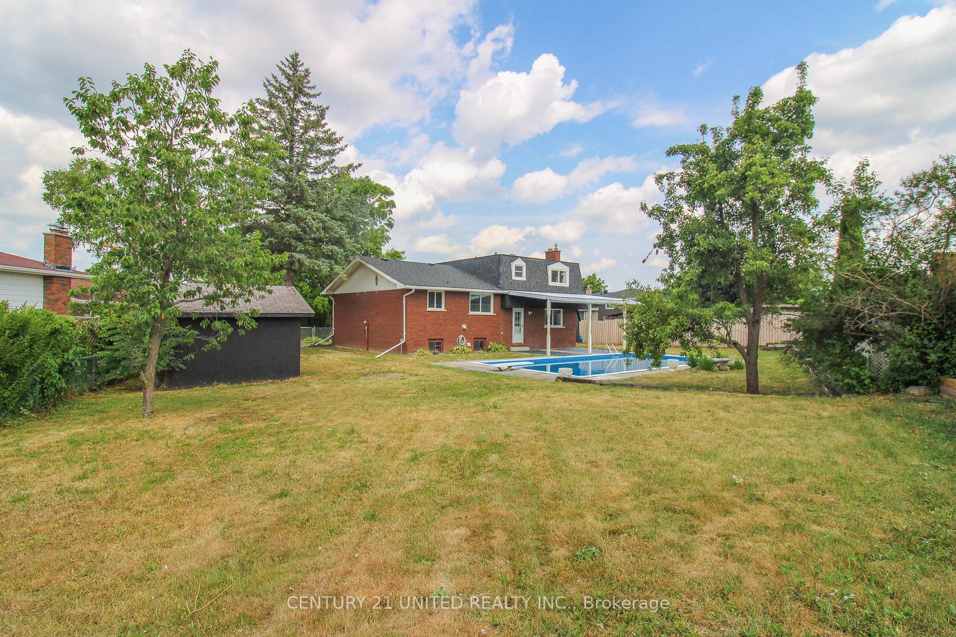 Photo 35 of 594 Saugeen Crescent, Peterborough, Ashburnham Ward 4 — HOMEH