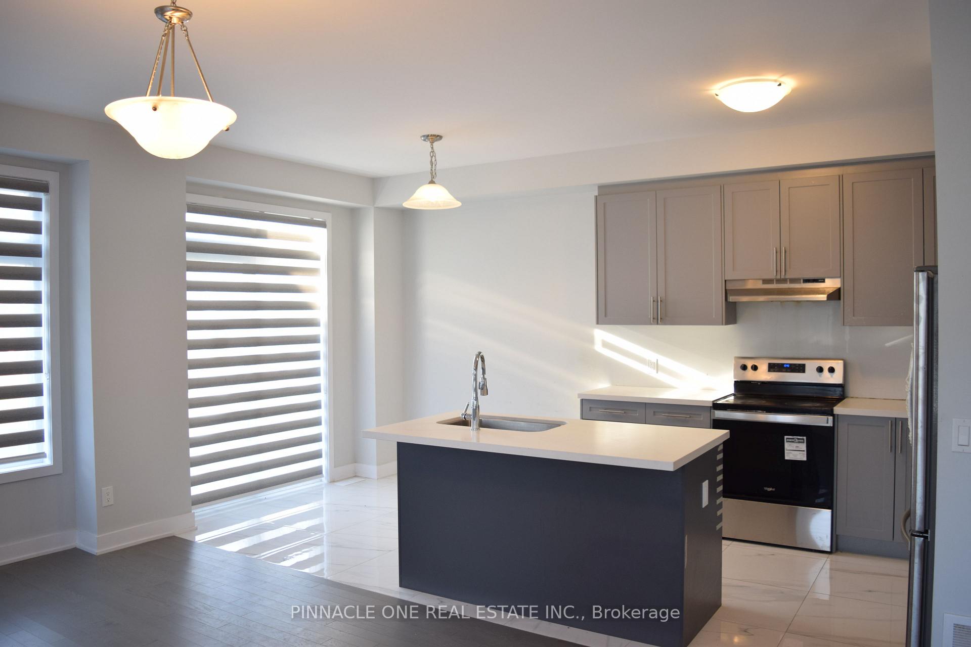 Photo 3 of 1060 Thompson Drive, Oshawa, Kedron — HOMEH
