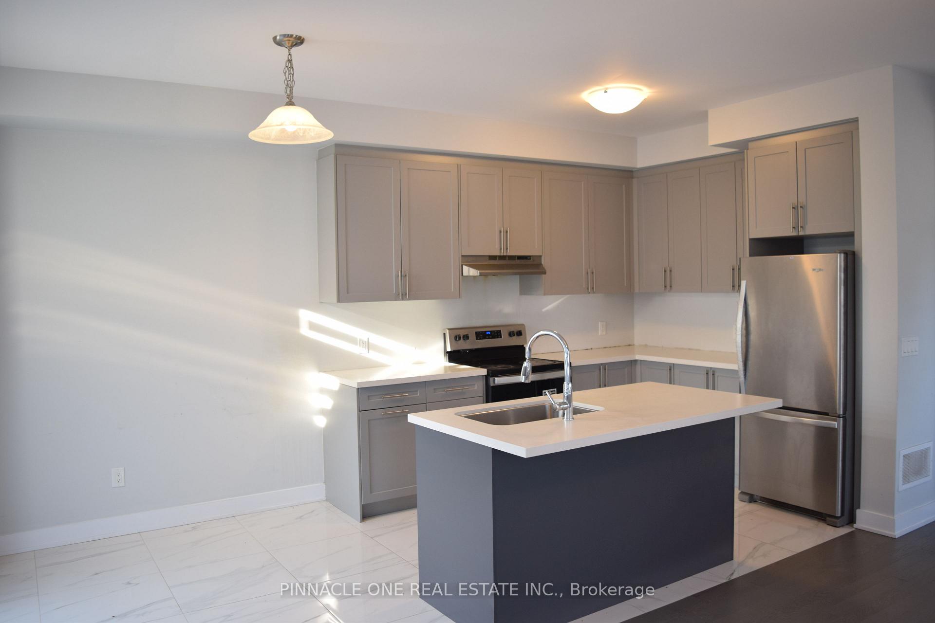 Photo 5 of 1060 Thompson Drive, Oshawa, Kedron — HOMEH