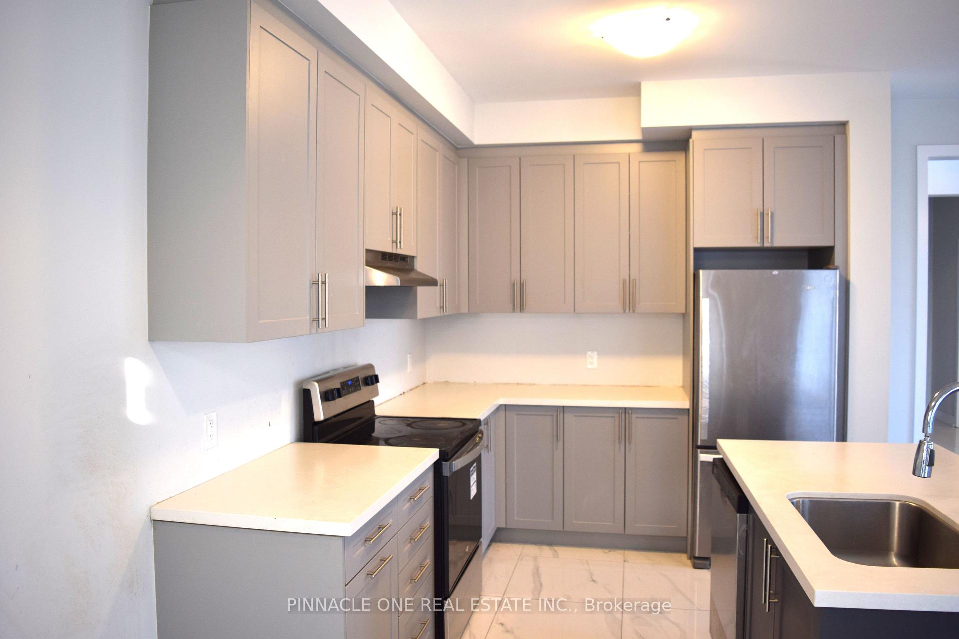 Photo 7 of 1060 Thompson Drive, Oshawa, Kedron — HOMEH