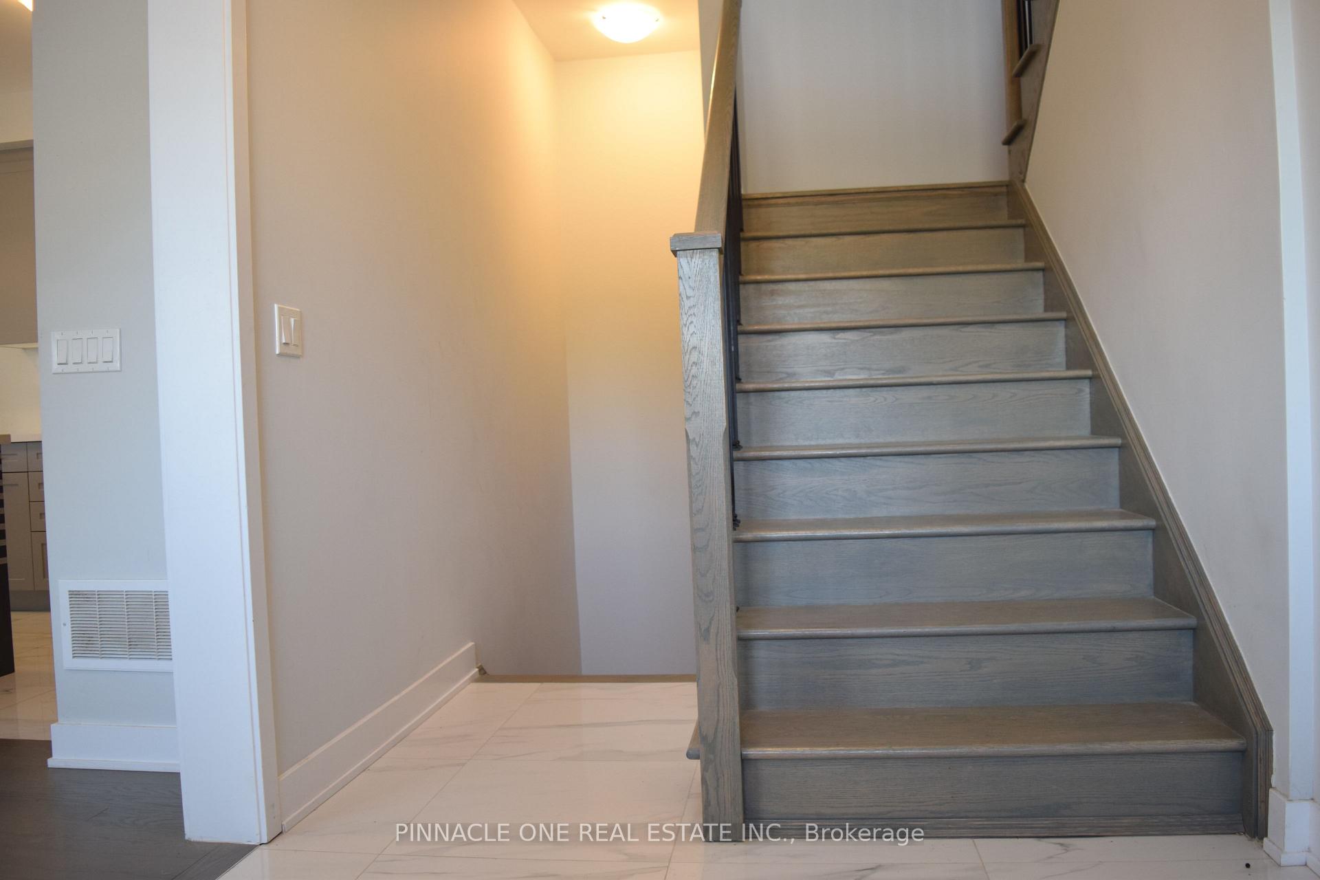 Photo 12 of 1060 Thompson Drive, Oshawa, Kedron — HOMEH