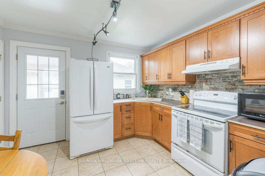 Photo 11 of 677 Armour Road, Peterborough, Ashburnham Ward 4 — HOMEH