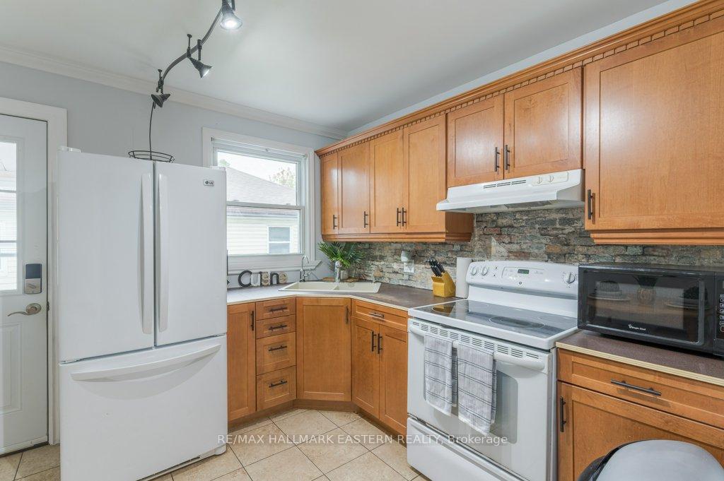 Photo 12 of 677 Armour Road, Peterborough, Ashburnham Ward 4 — HOMEH