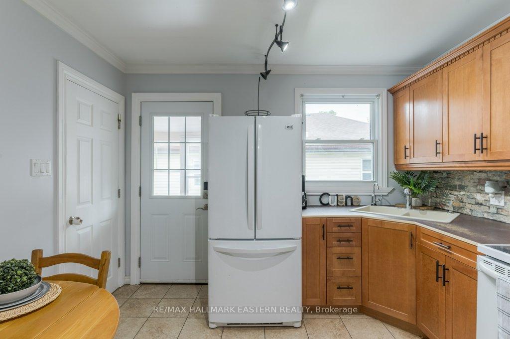Photo 13 of 677 Armour Road, Peterborough, Ashburnham Ward 4 — HOMEH