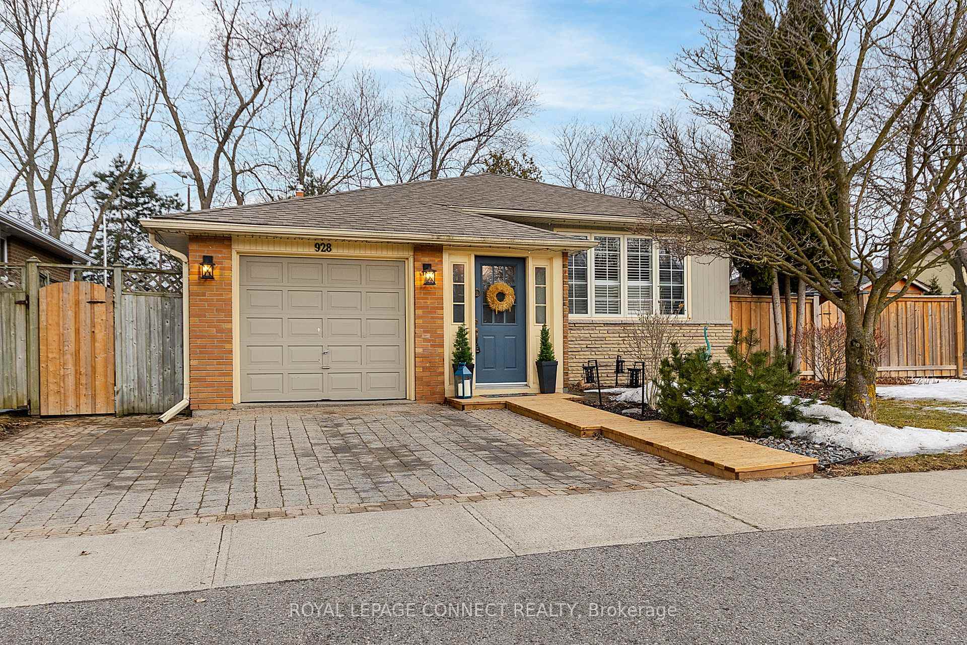 Photo 1 of 928 Walton Boulevard, Whitby, Williamsburg — HOMEH