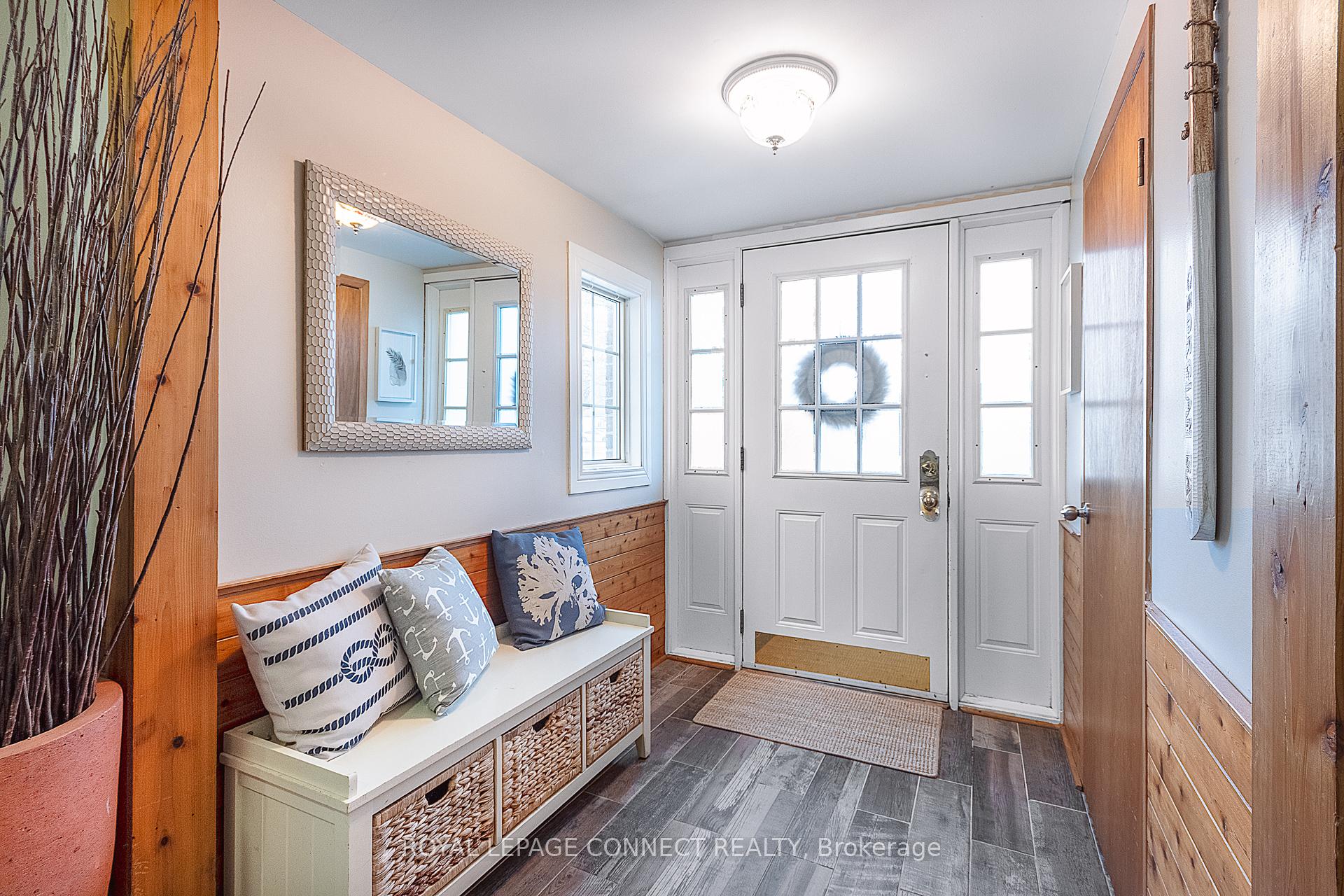 Photo 3 of 928 Walton Boulevard, Whitby, Williamsburg — HOMEH