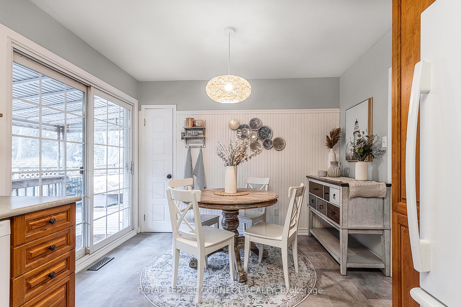 Photo 6 of 928 Walton Boulevard, Whitby, Williamsburg — HOMEH