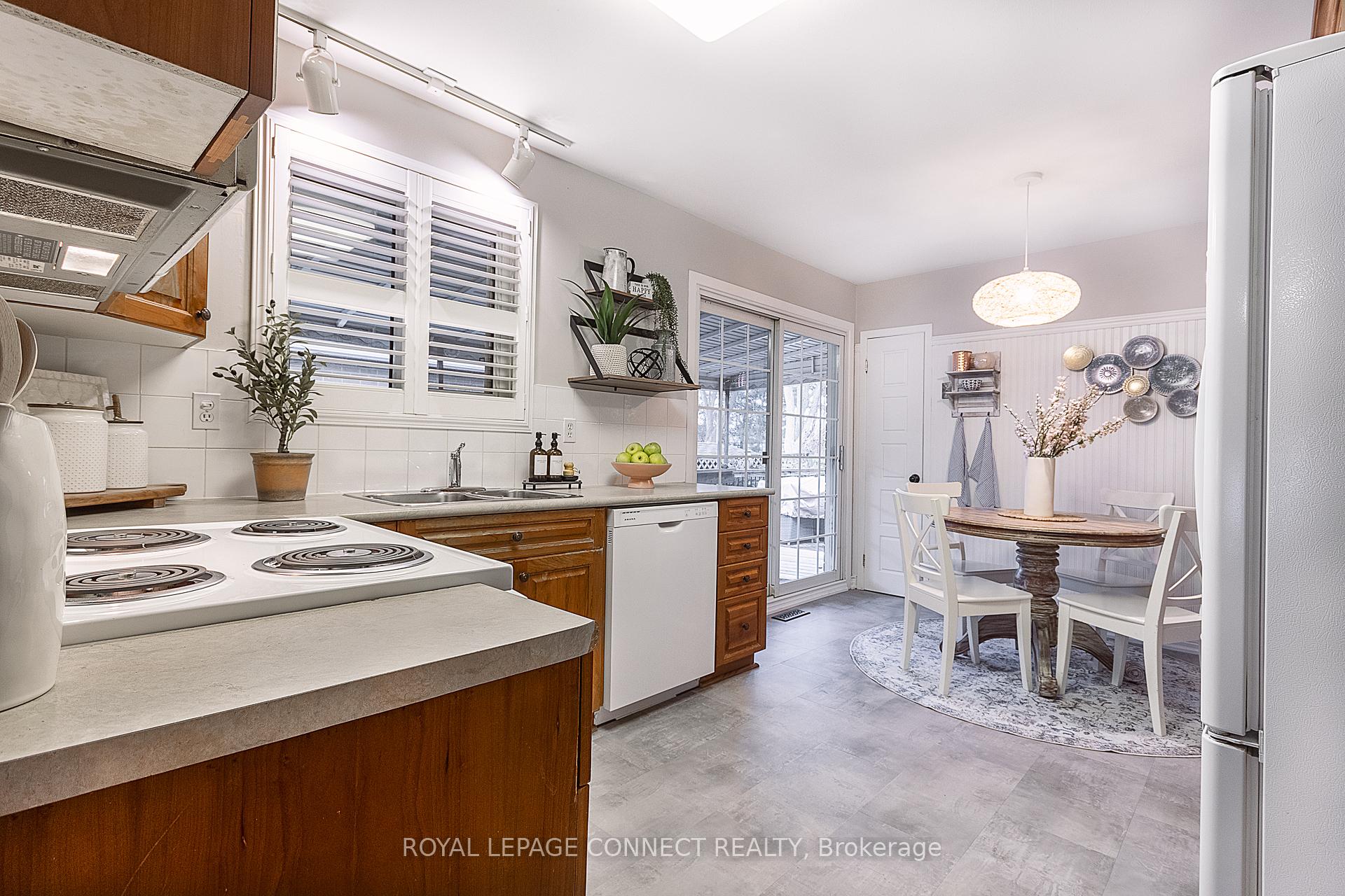 Photo 8 of 928 Walton Boulevard, Whitby, Williamsburg — HOMEH