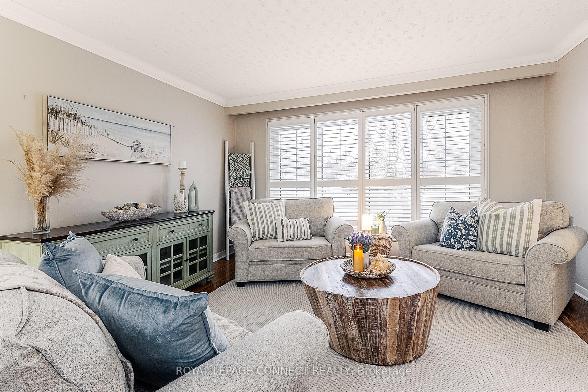 Photo 10 of 928 Walton Boulevard, Whitby, Williamsburg — HOMEH