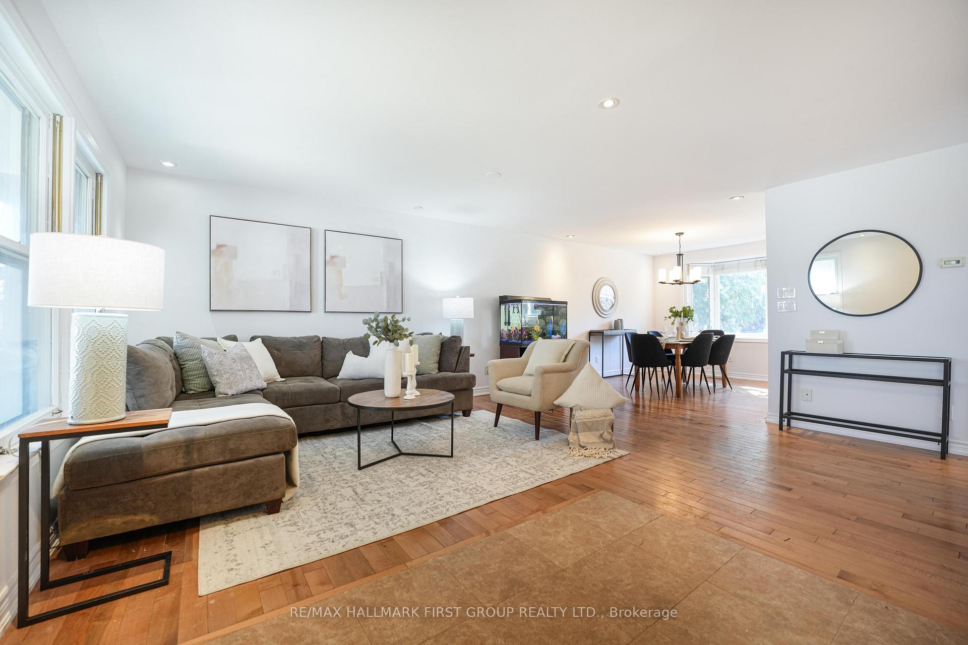 Photo 2 of 666 Antigua Crescent W, Oshawa, Northglen — HOMEH