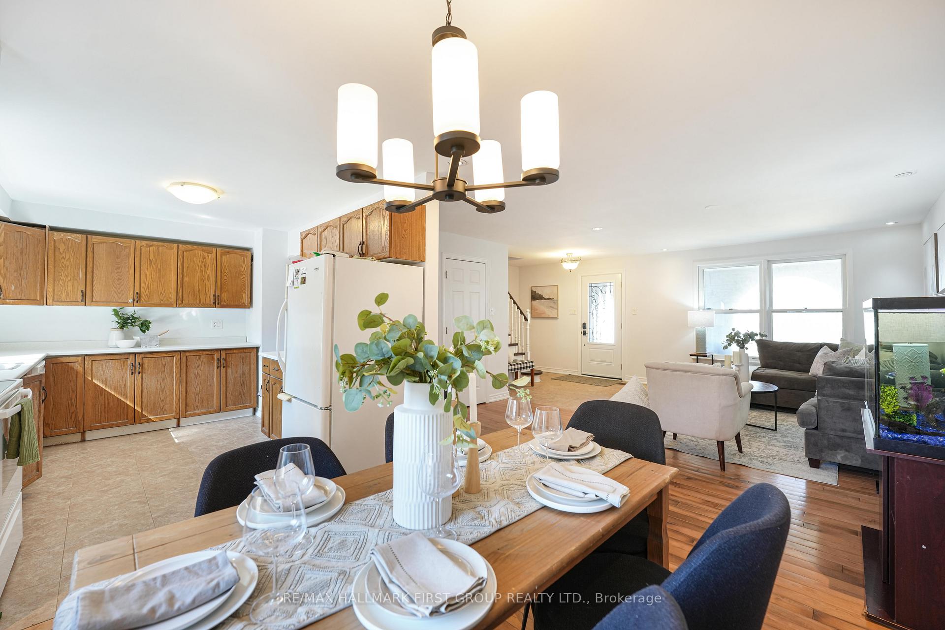 Photo 6 of 666 Antigua Crescent W, Oshawa, Northglen — HOMEH