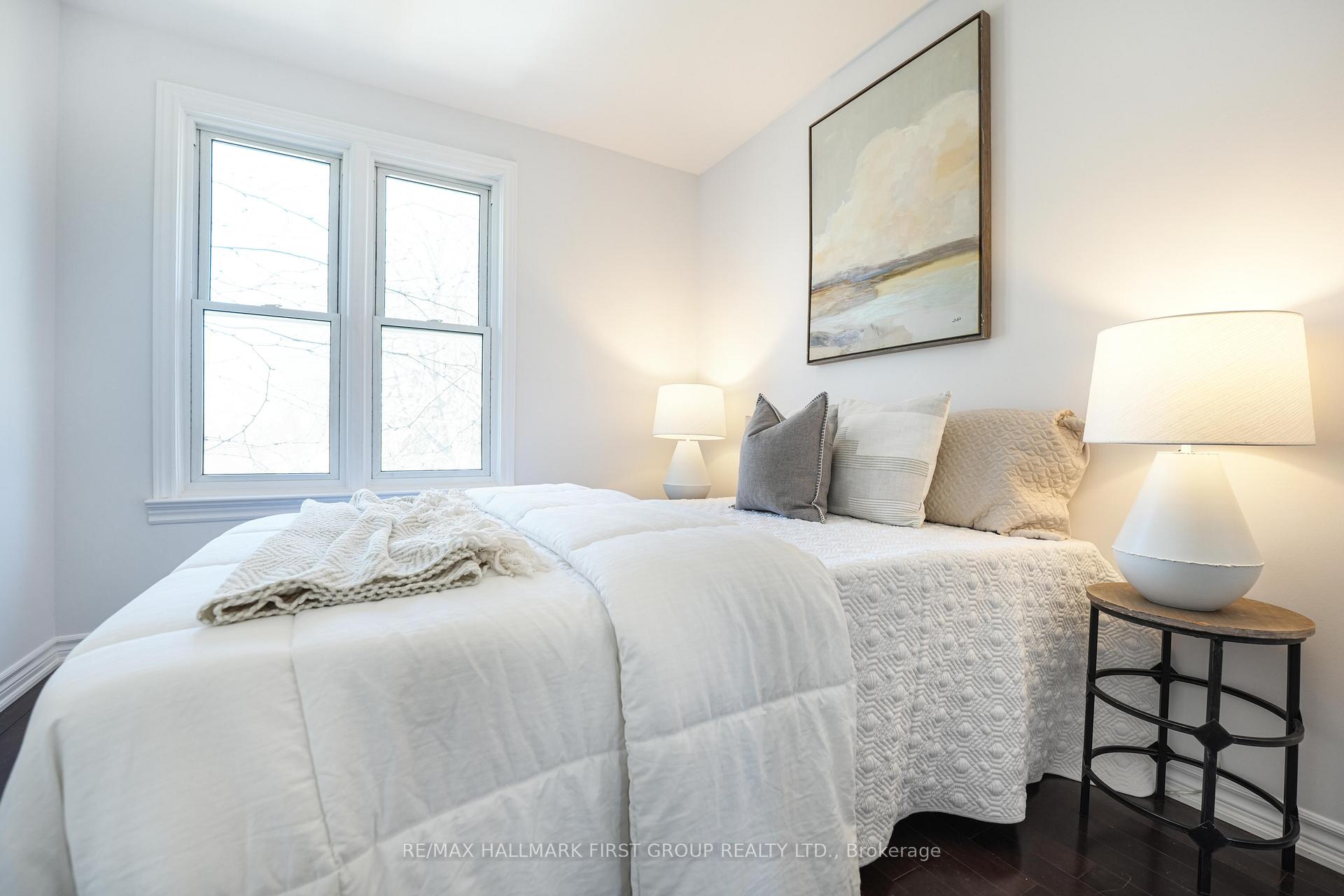 Photo 20 of 666 Antigua Crescent W, Oshawa, Northglen — HOMEH