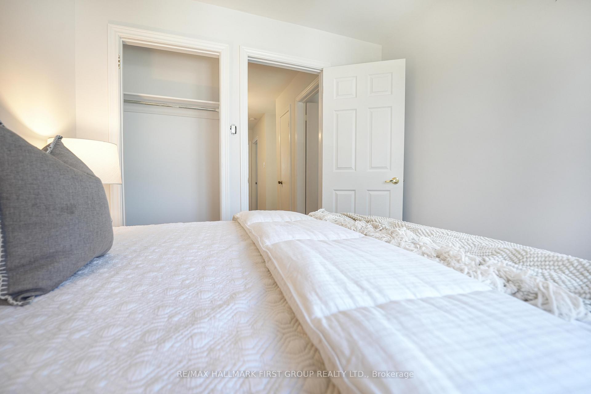 Photo 22 of 666 Antigua Crescent W, Oshawa, Northglen — HOMEH