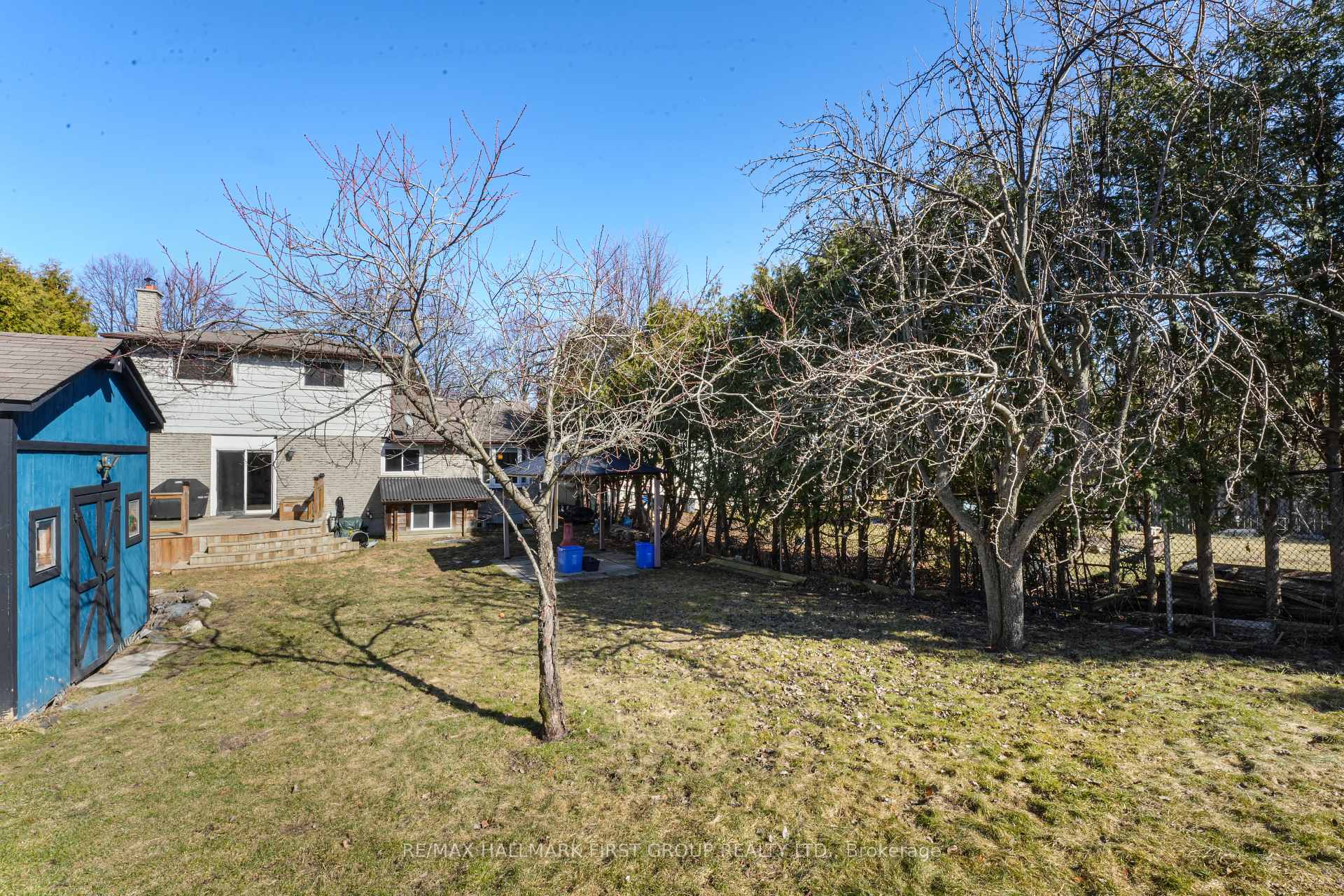 Photo 24 of 666 Antigua Crescent W, Oshawa, Northglen — HOMEH