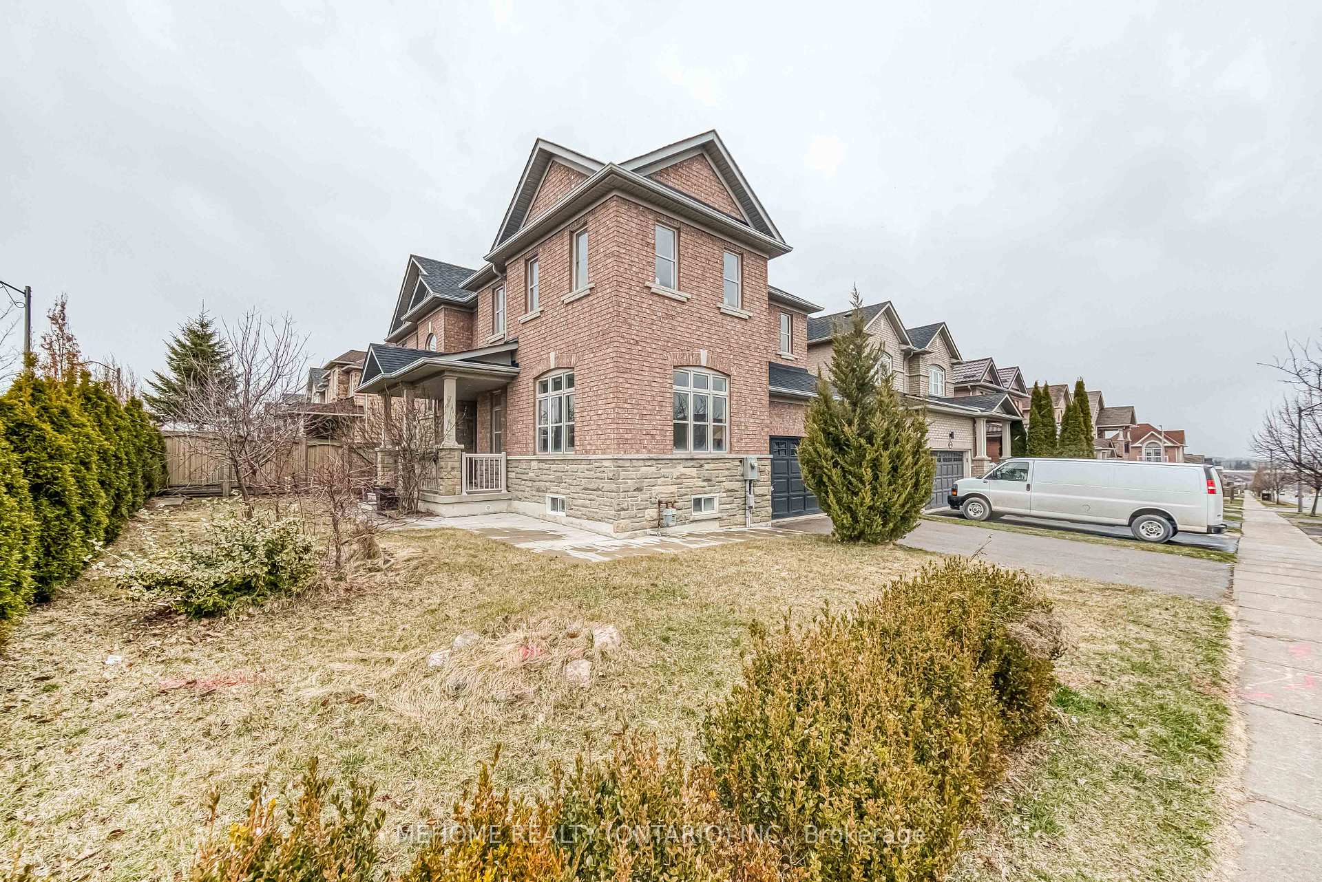 Photo 2 of 294 Freedom Trail Road, Vaughan, Patterson — HOMEH