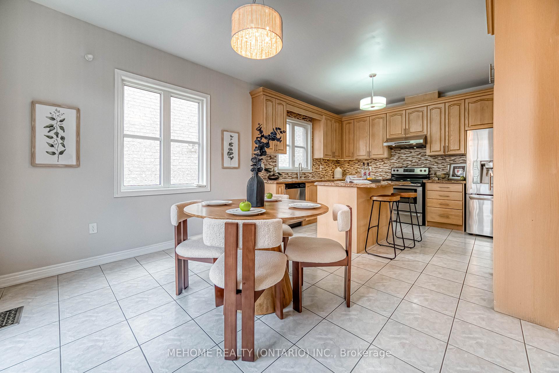 Photo 17 of 294 Freedom Trail Road, Vaughan, Patterson — HOMEH