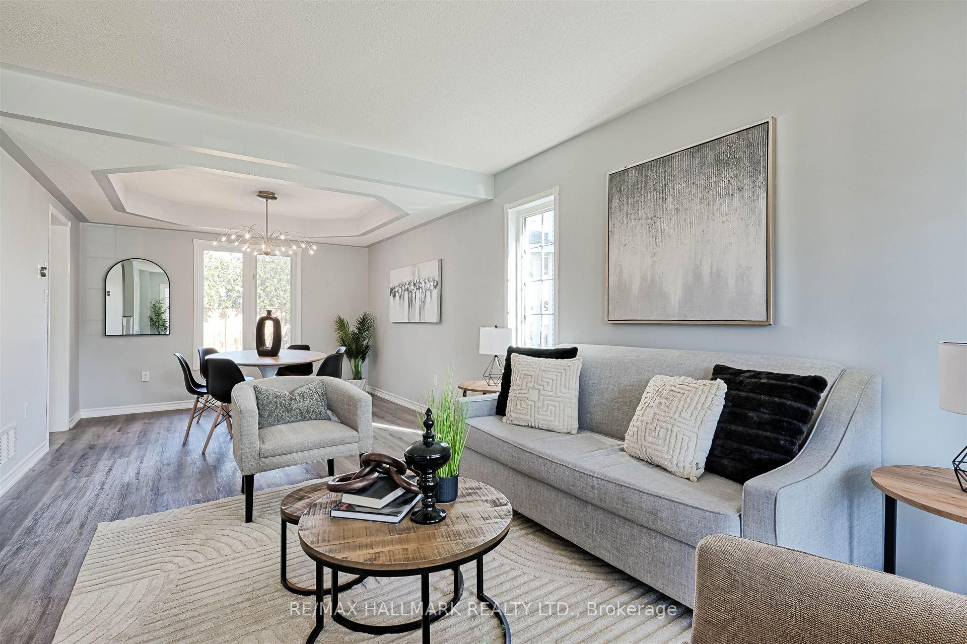 Photo 7 of 22 Thorndyke Crescent, Whitby, Brooklin — HOMEH