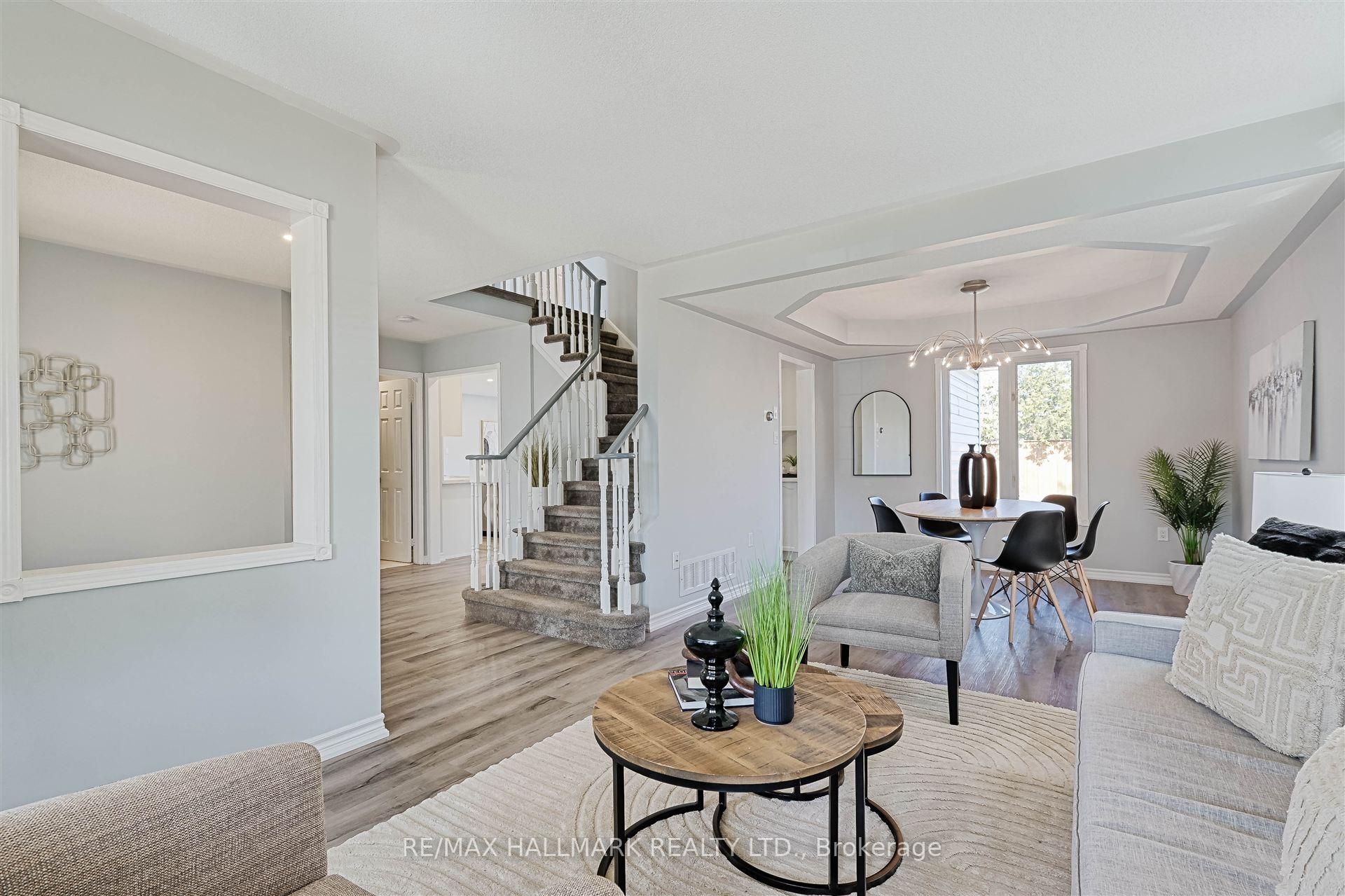 Photo 8 of 22 Thorndyke Crescent, Whitby, Brooklin — HOMEH