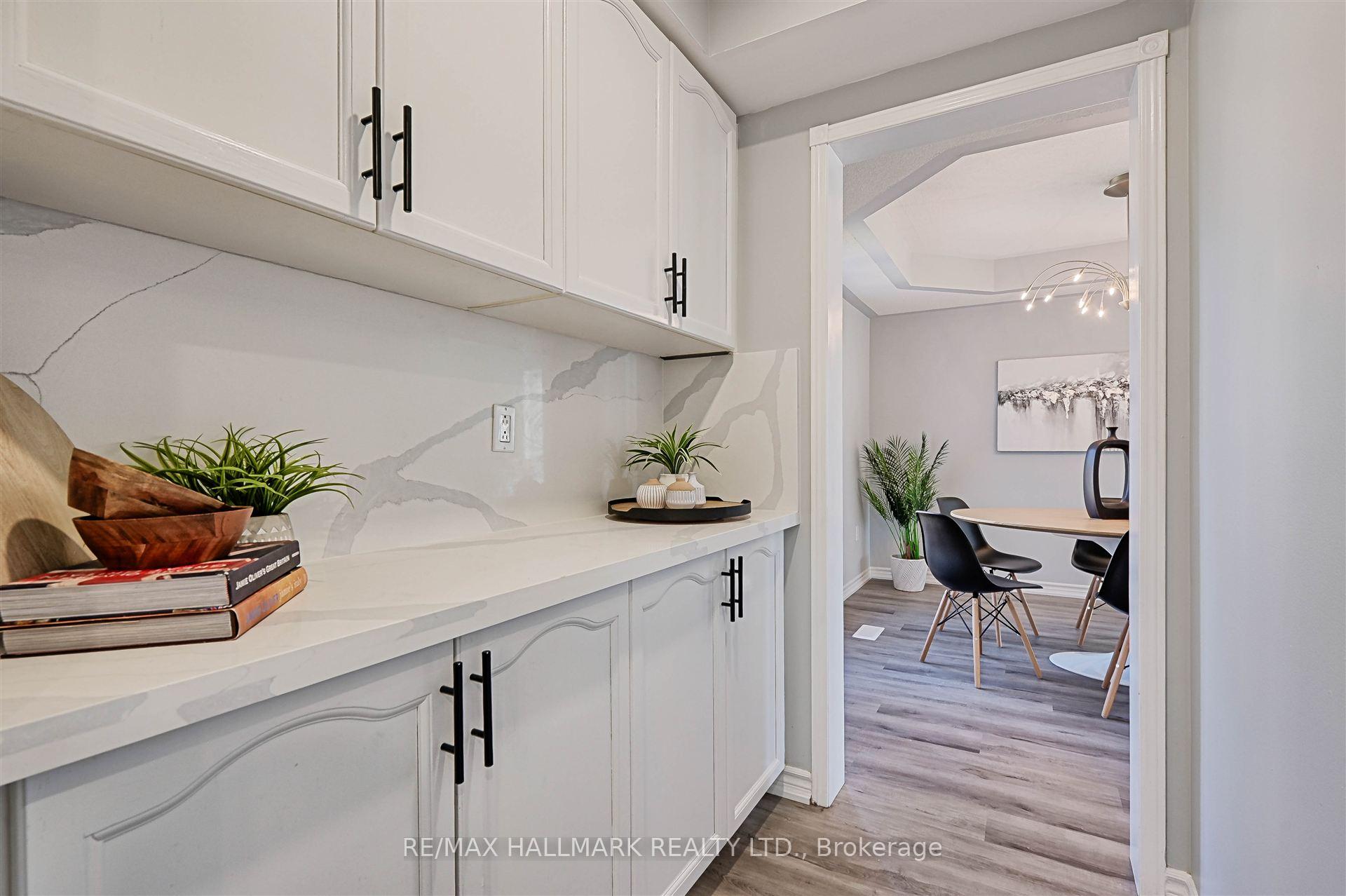 Photo 11 of 22 Thorndyke Crescent, Whitby, Brooklin — HOMEH