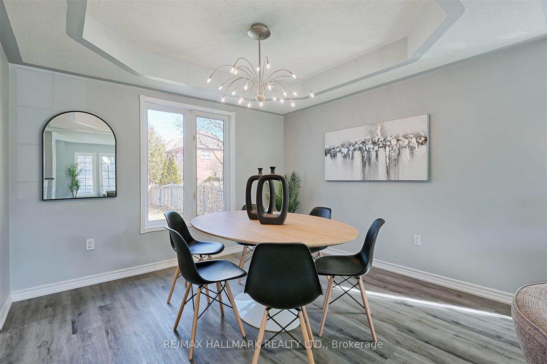Photo 12 of 22 Thorndyke Crescent, Whitby, Brooklin — HOMEH