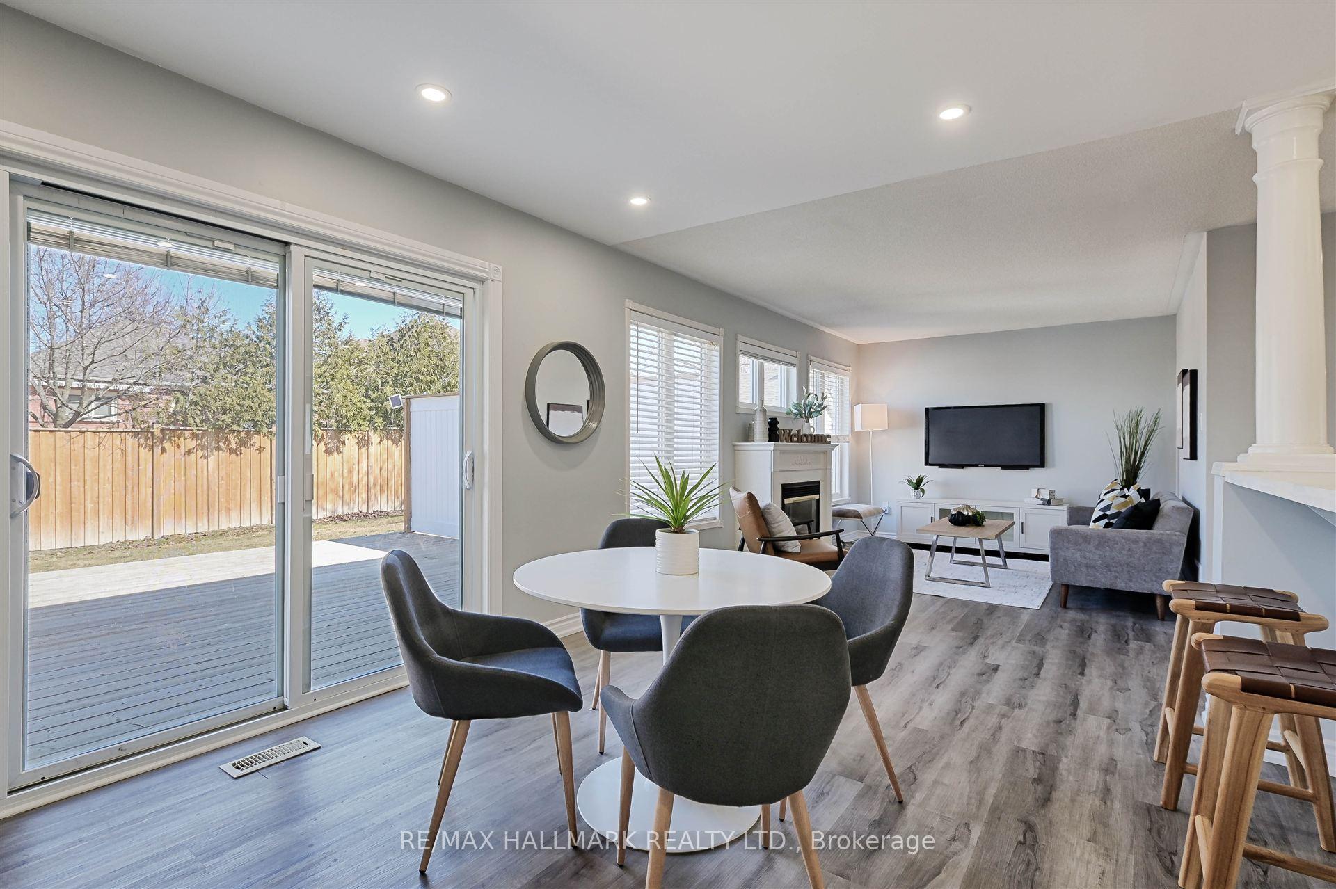 Photo 17 of 22 Thorndyke Crescent, Whitby, Brooklin — HOMEH