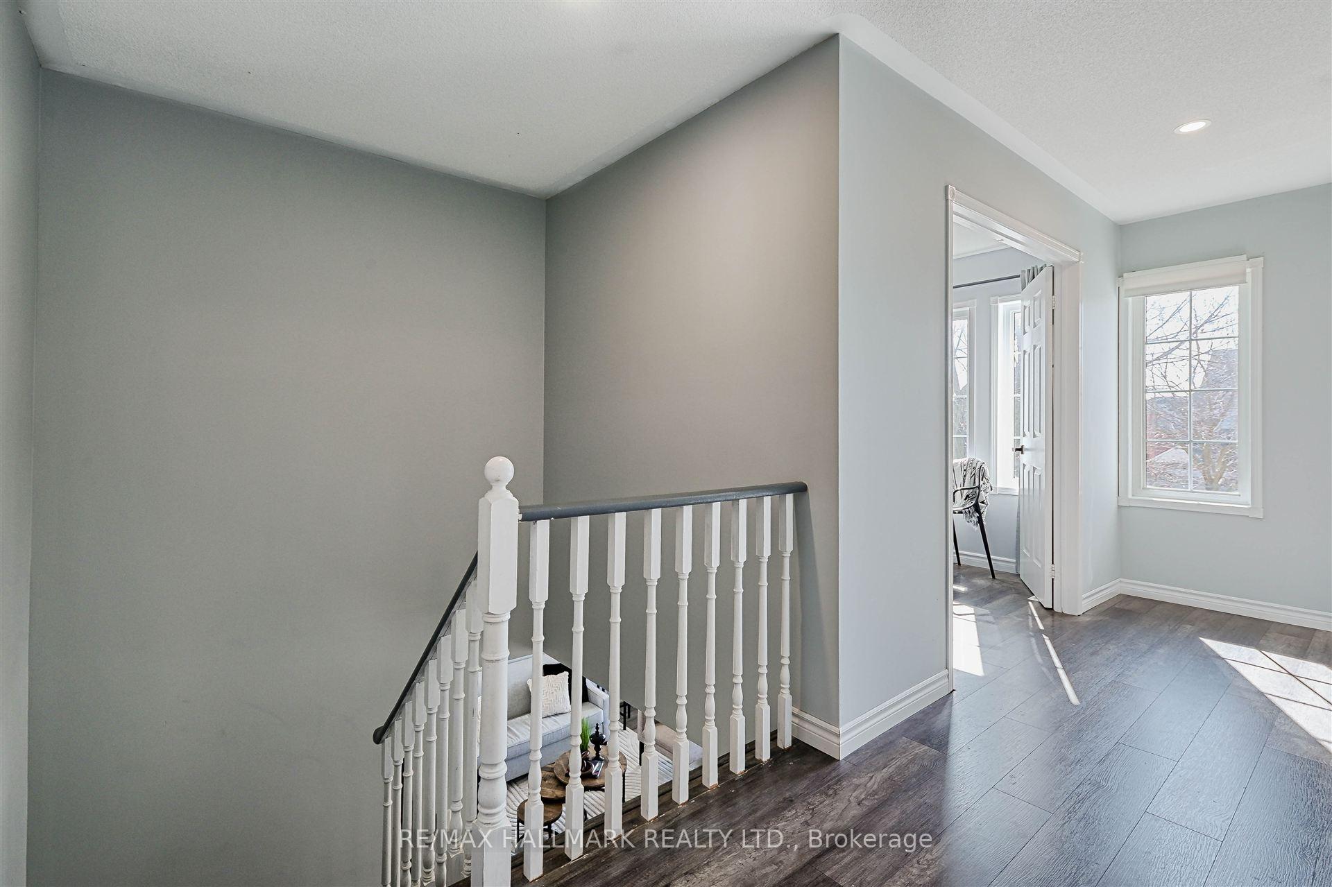 Photo 23 of 22 Thorndyke Crescent, Whitby, Brooklin — HOMEH