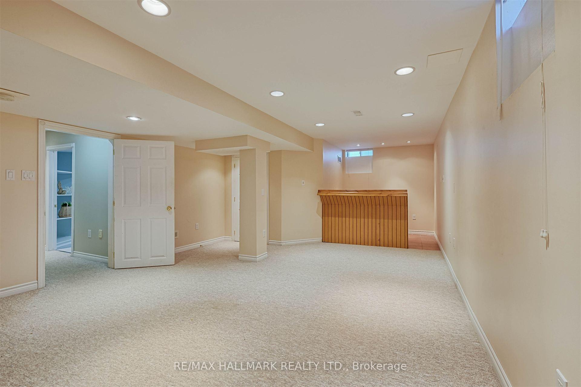 Photo 33 of 22 Thorndyke Crescent, Whitby, Brooklin — HOMEH