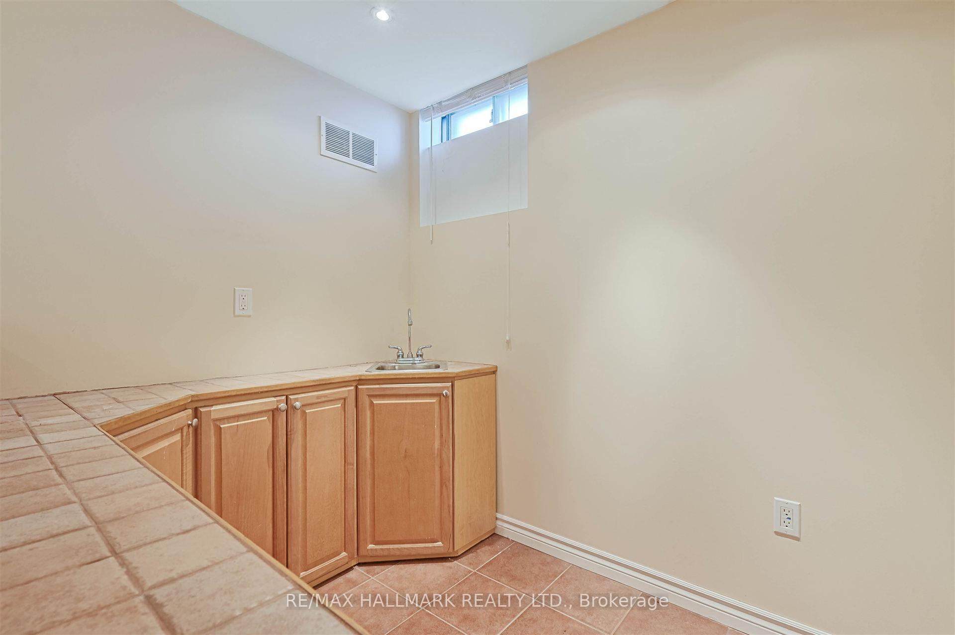 Photo 34 of 22 Thorndyke Crescent, Whitby, Brooklin — HOMEH