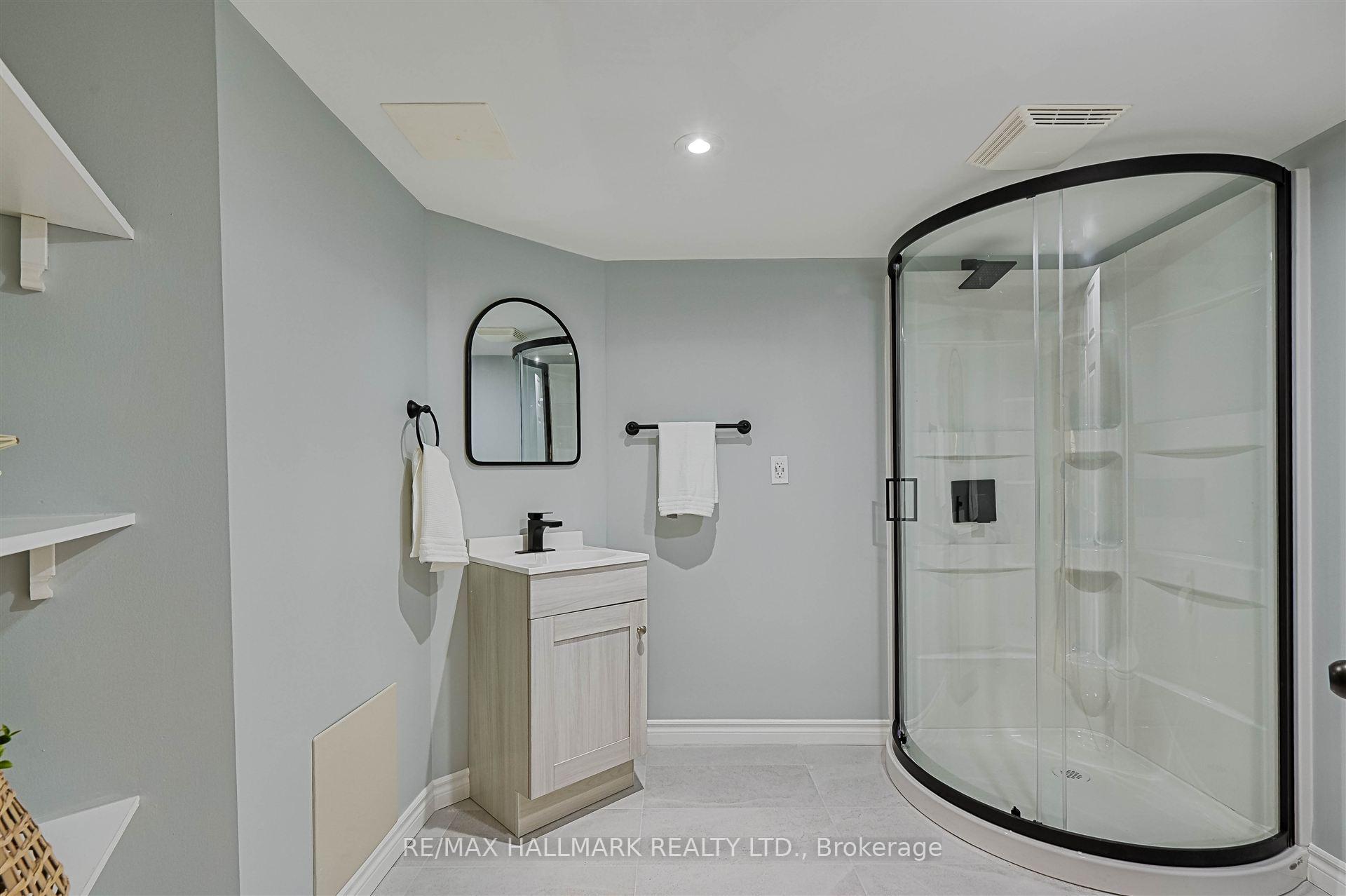 Photo 37 of 22 Thorndyke Crescent, Whitby, Brooklin — HOMEH