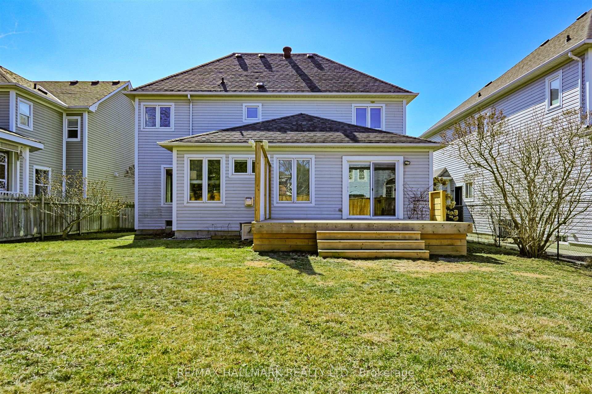 Photo 38 of 22 Thorndyke Crescent, Whitby, Brooklin — HOMEH