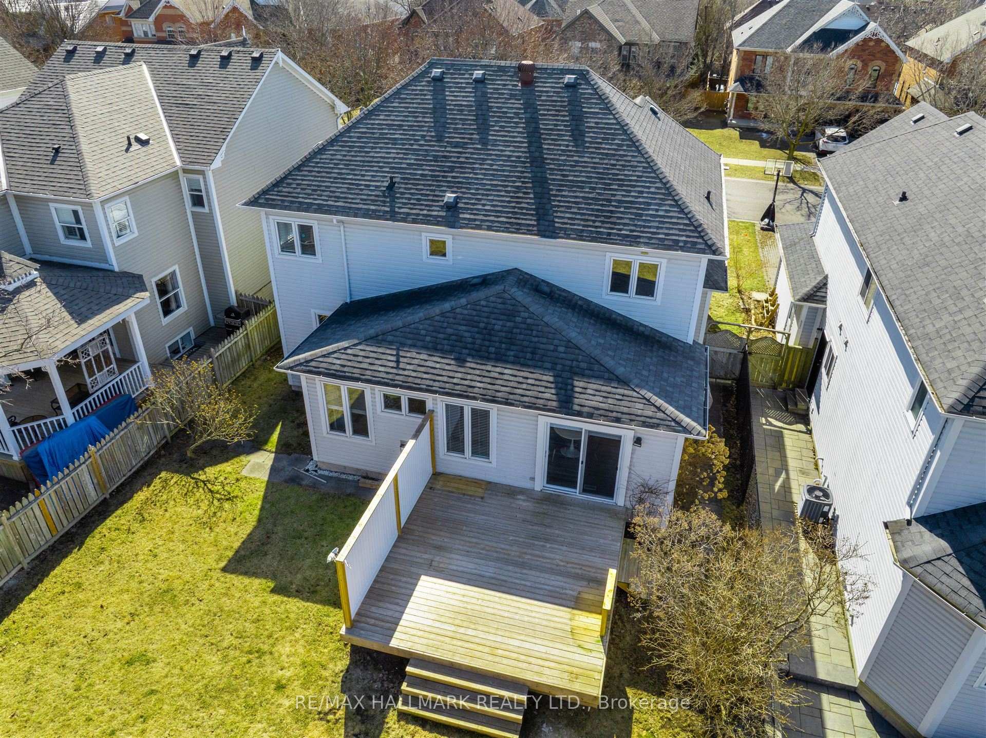 Photo 40 of 22 Thorndyke Crescent, Whitby, Brooklin — HOMEH